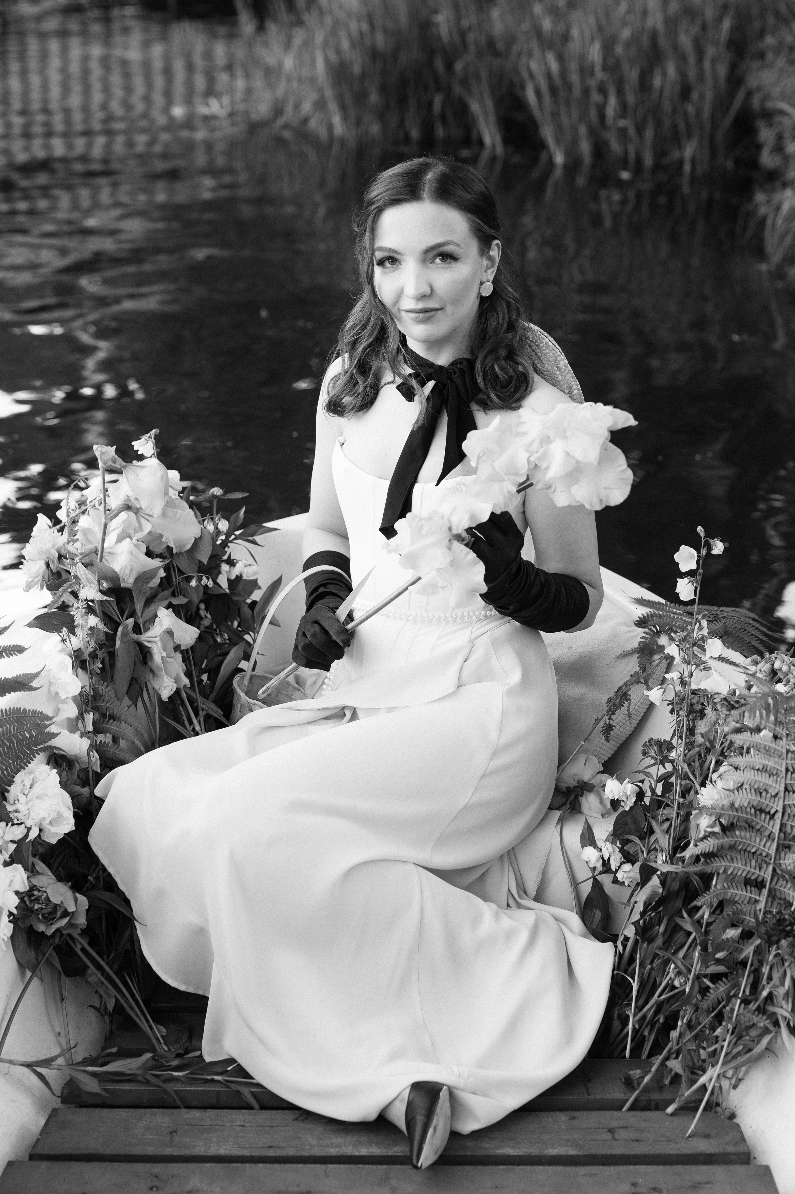 Boat & flowers. Photographer Anna Curly | Weddings and Events in Dubai