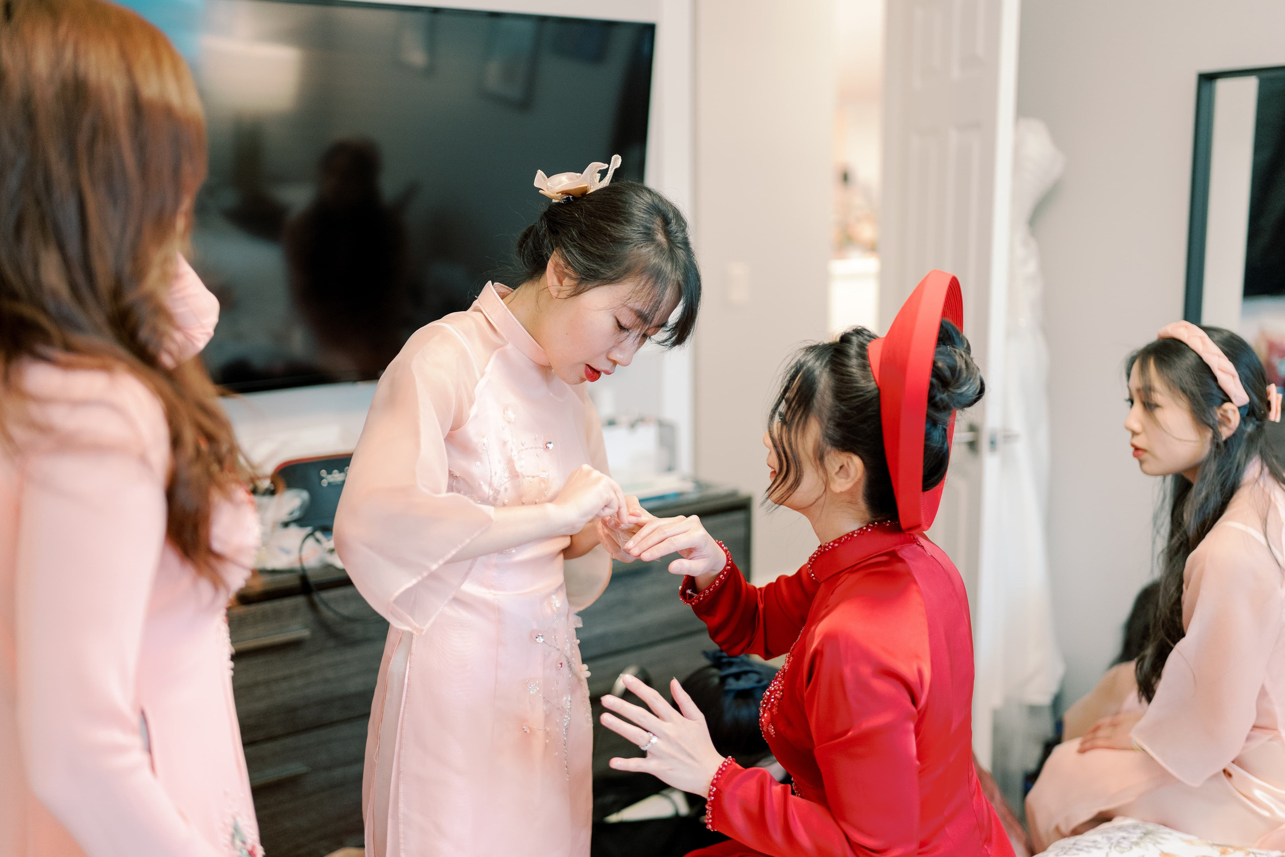 Vietnamese Tea Ceremony. Bellevue, WA. July 2024. EVAN ARISTOV WEDDING PHOTOGRAPHY — Seattle Wedding Photographer