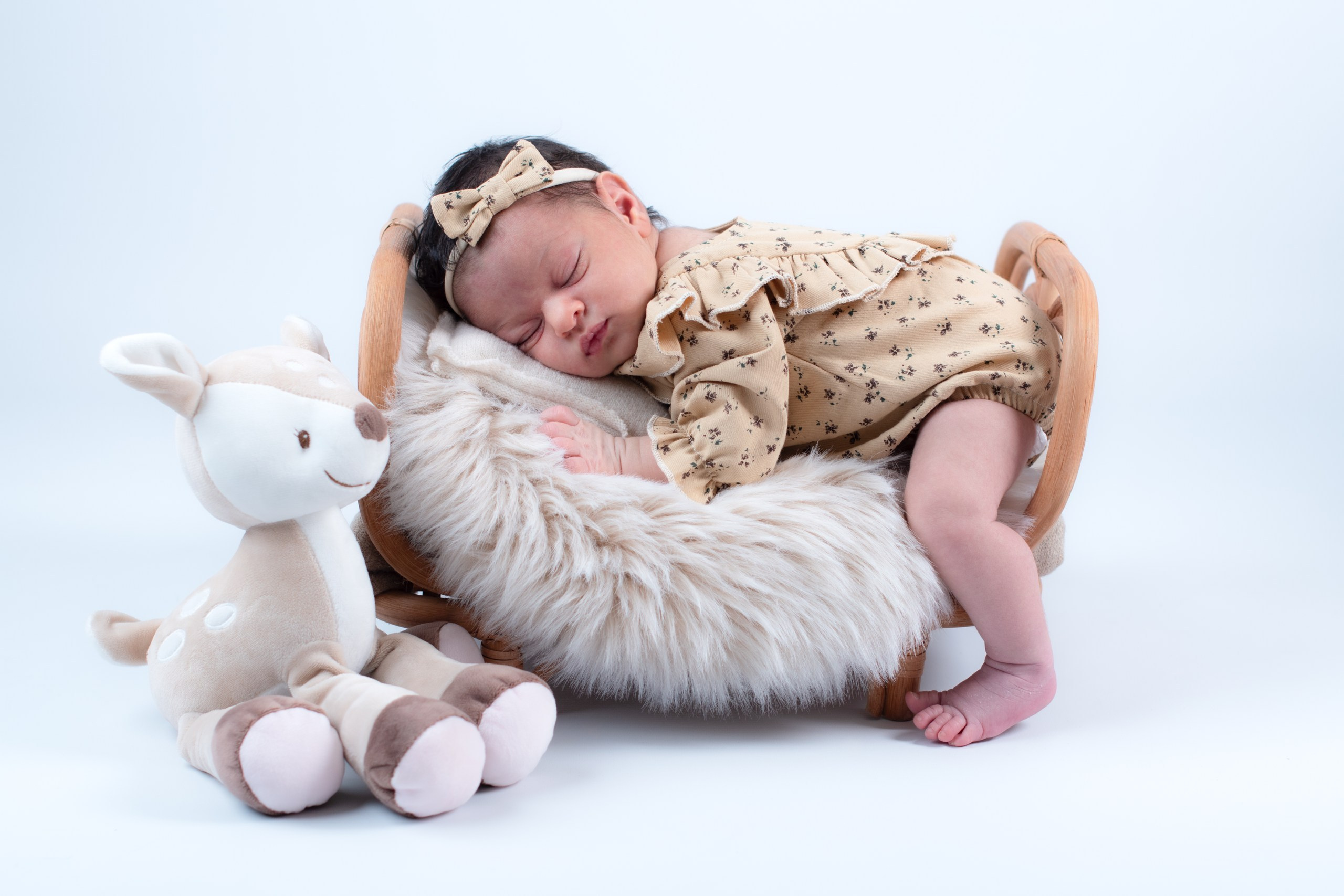 Nouveau-né. Photographe grossesse et nouveau-né a La Ciotat