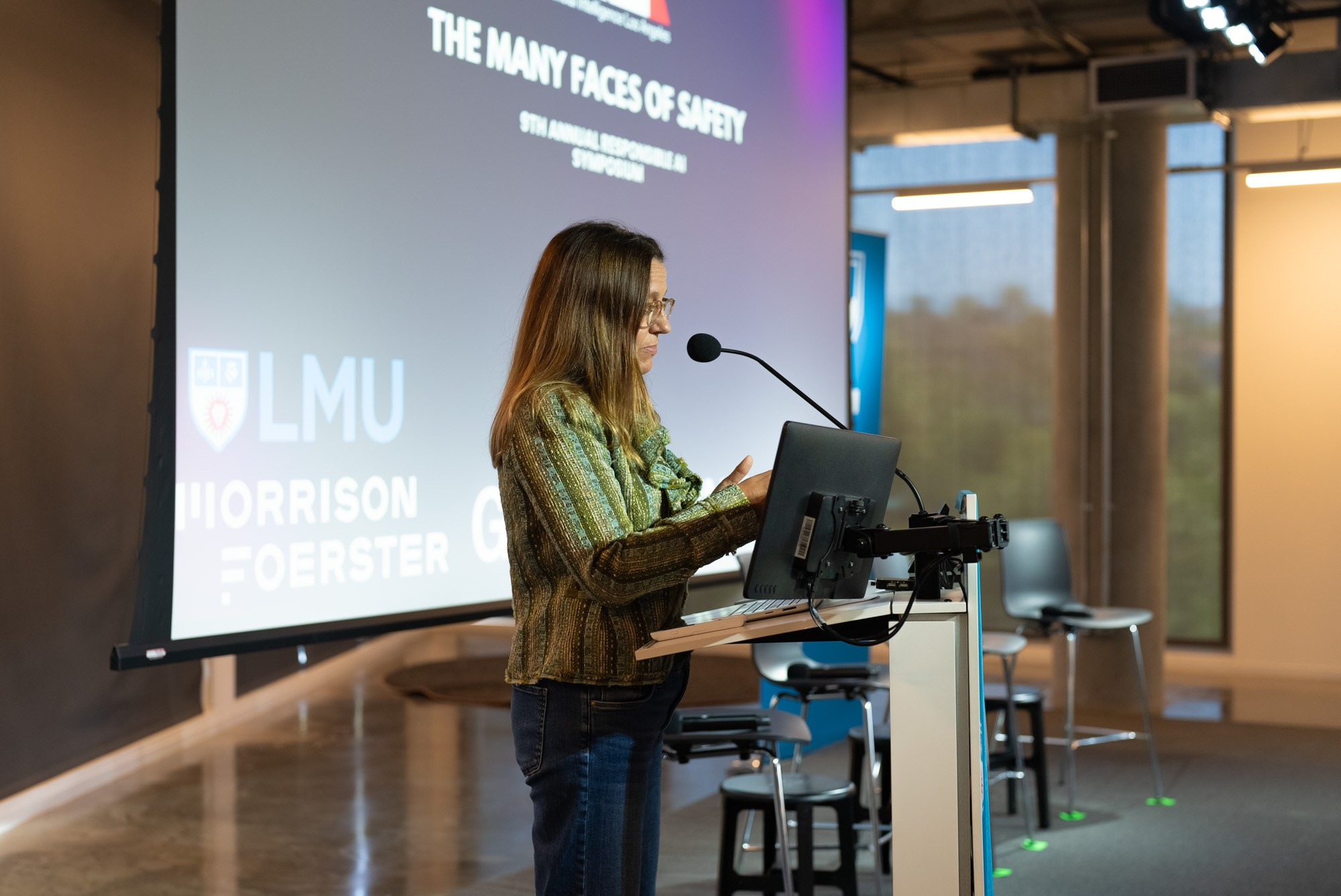 AILA and LMU AI Symposium (photos by Anna & Ksenia). Children’s and family photographer Anna Krasovitskaya