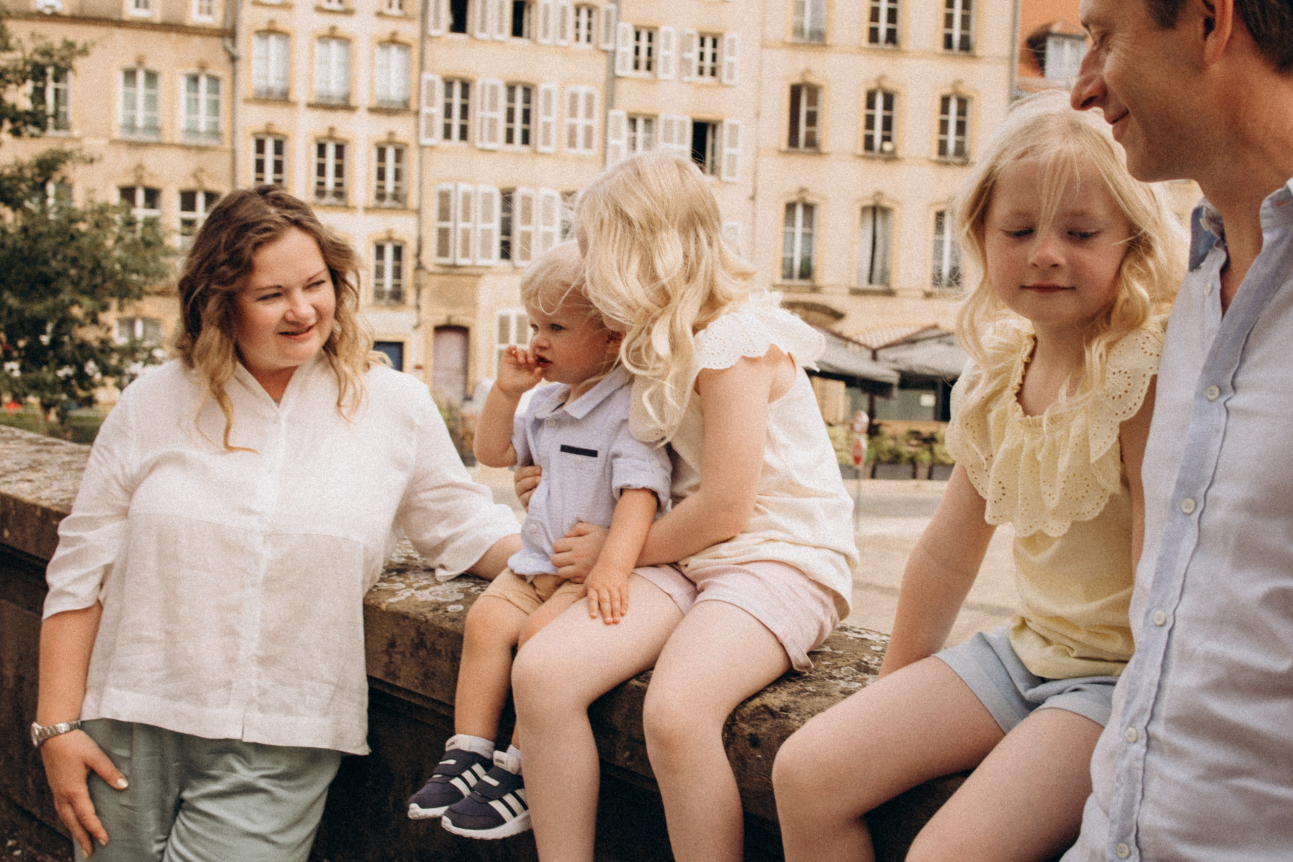 FAMILLE. Je suis Olga, votre photographe de famille à Metz et dans toute la France