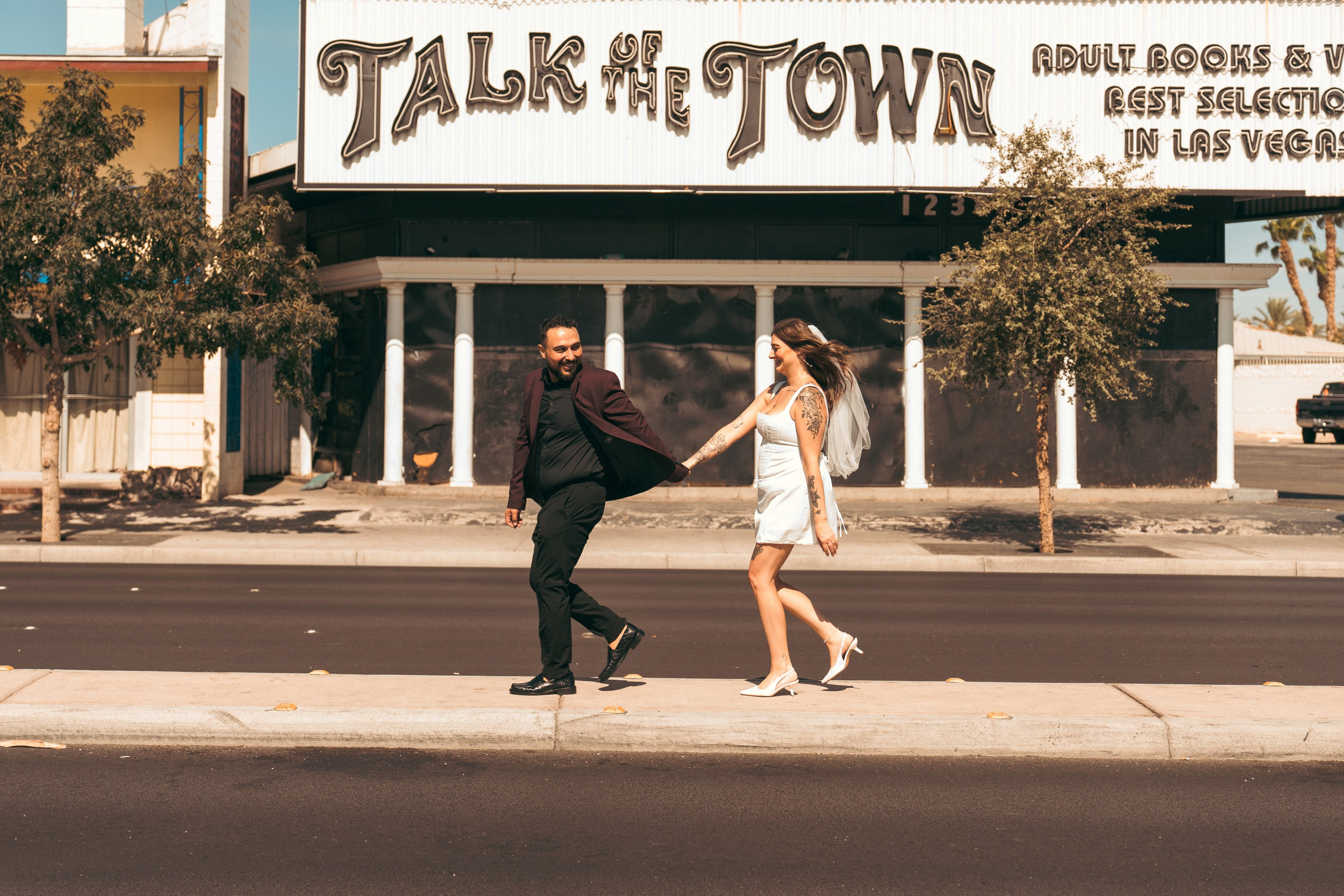 Erin&Jonathan. Wedding & elopement photographer Viktoriya Kravtsov. Las Vegas