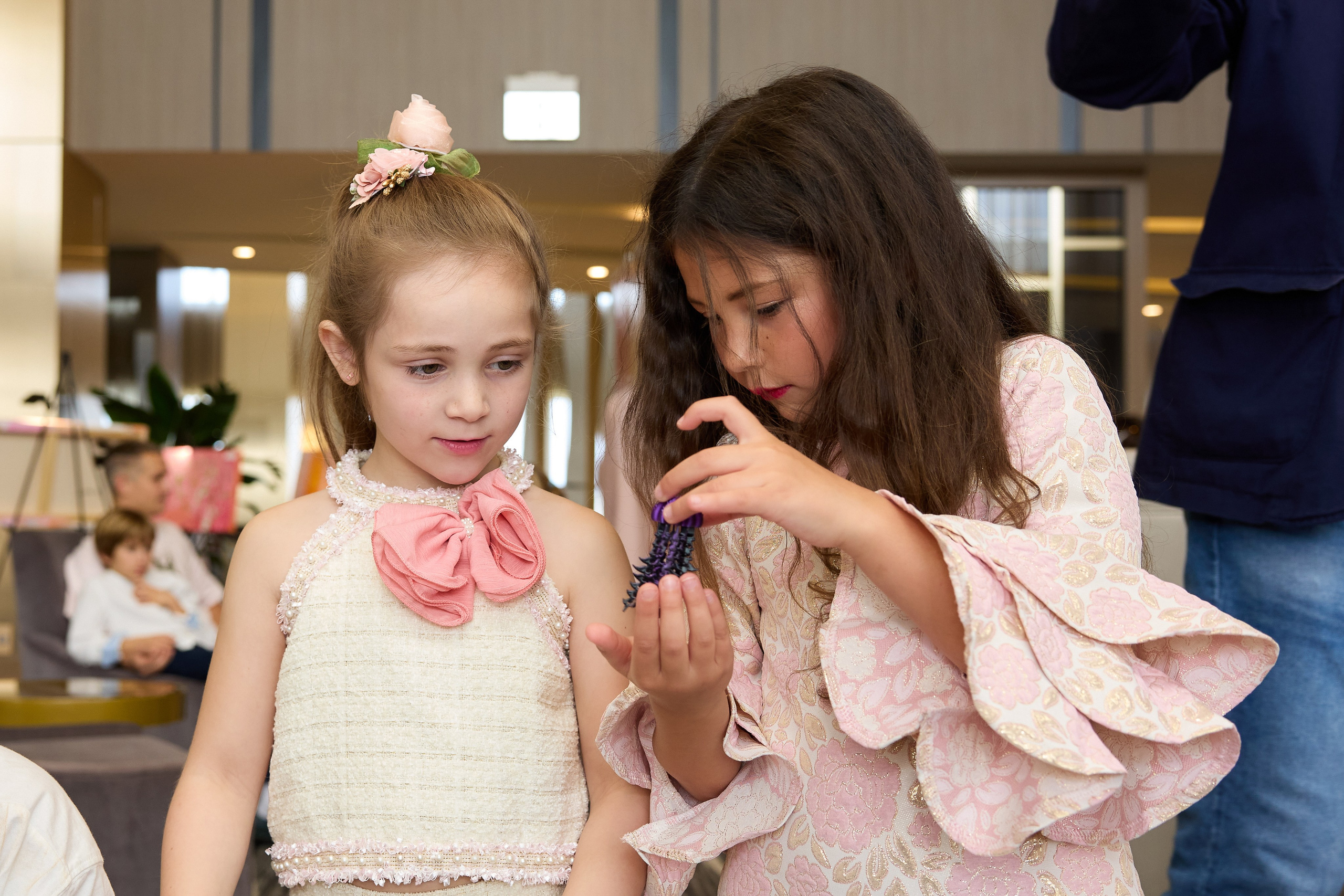 Авторская благотворительная художественная выставка Дианы Бортник. Фотограф Юлия Маковеева