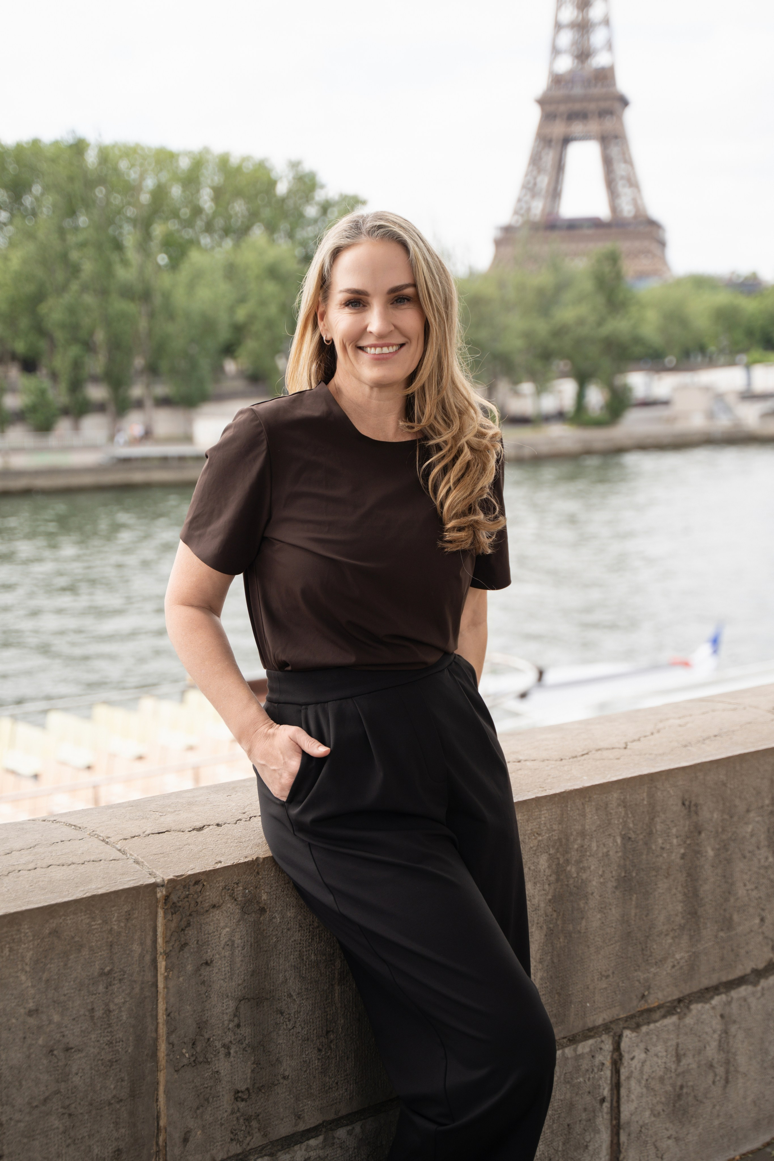 Content Nadia (2.5 hours). Photographer in Paris|Solo and groups, portraits & content, couples photo-shoot in Paris at the best locations