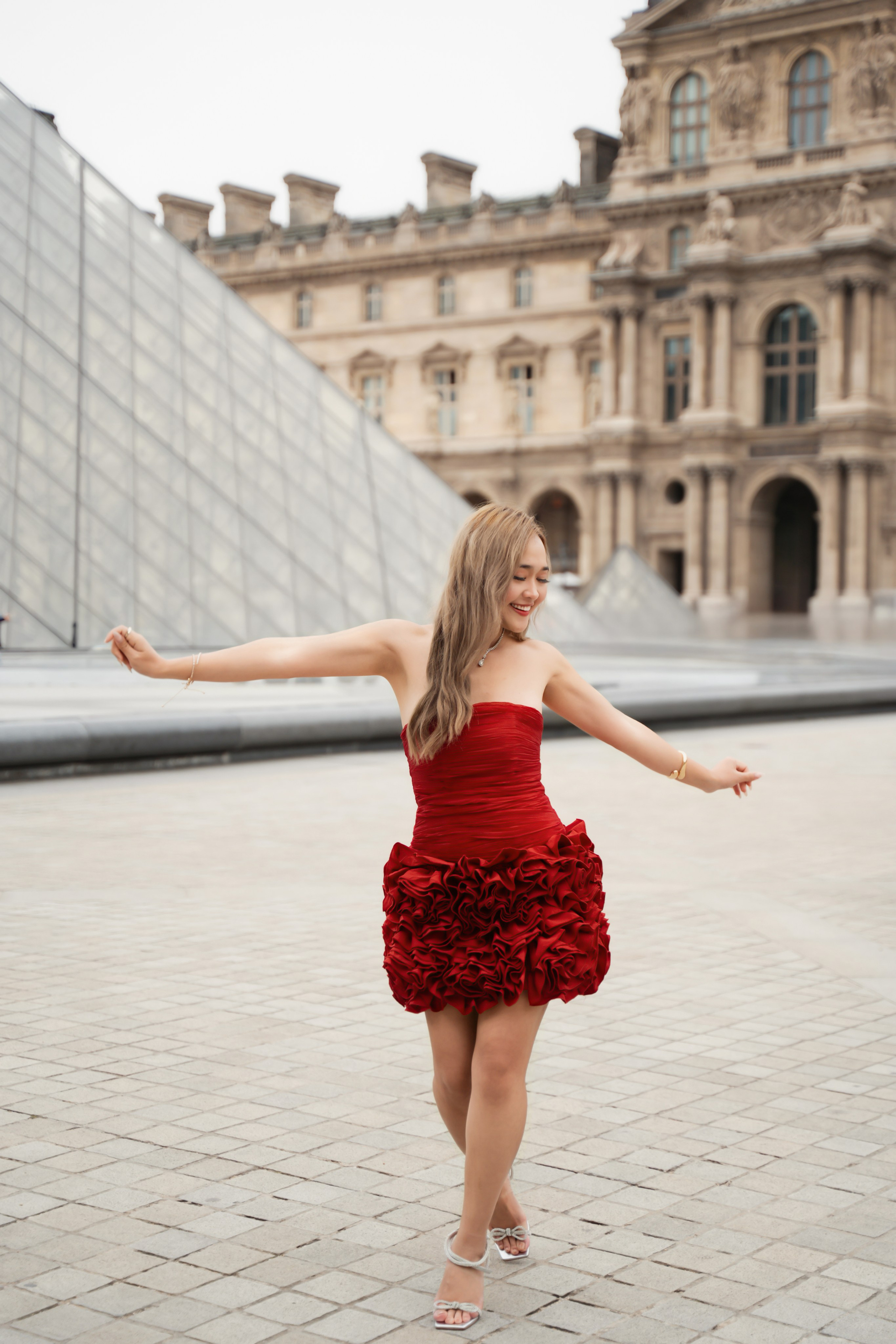 Natalie (2.5 hours). Photographer in Paris|Solo and groups, portraits & content, couples photo-shoot in Paris at the best locations