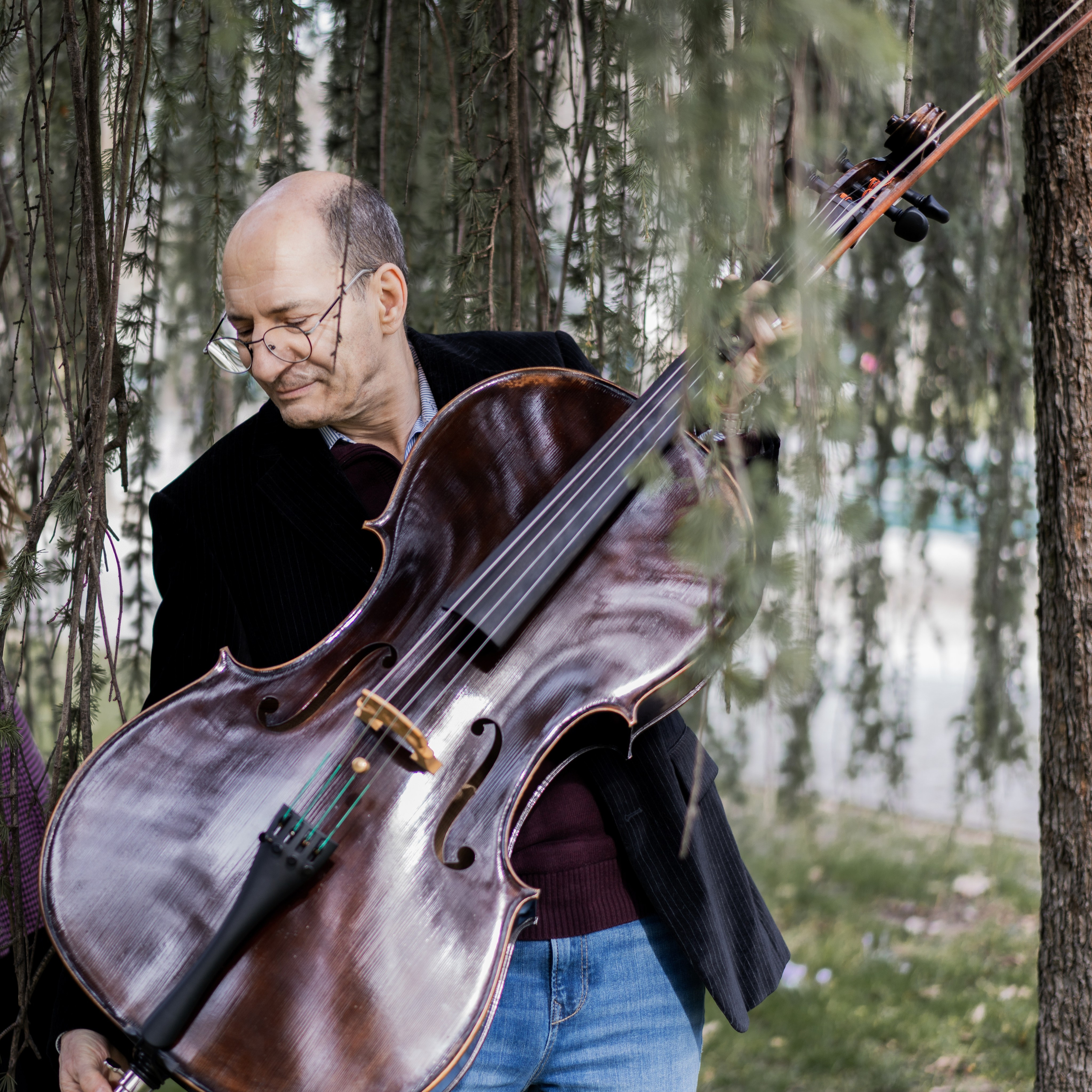 Portraits artistiques de violoncellistes à Genève | Raymond et Victoria | Eugenia Andres. Photographe à Genève - Eugenia Andres
