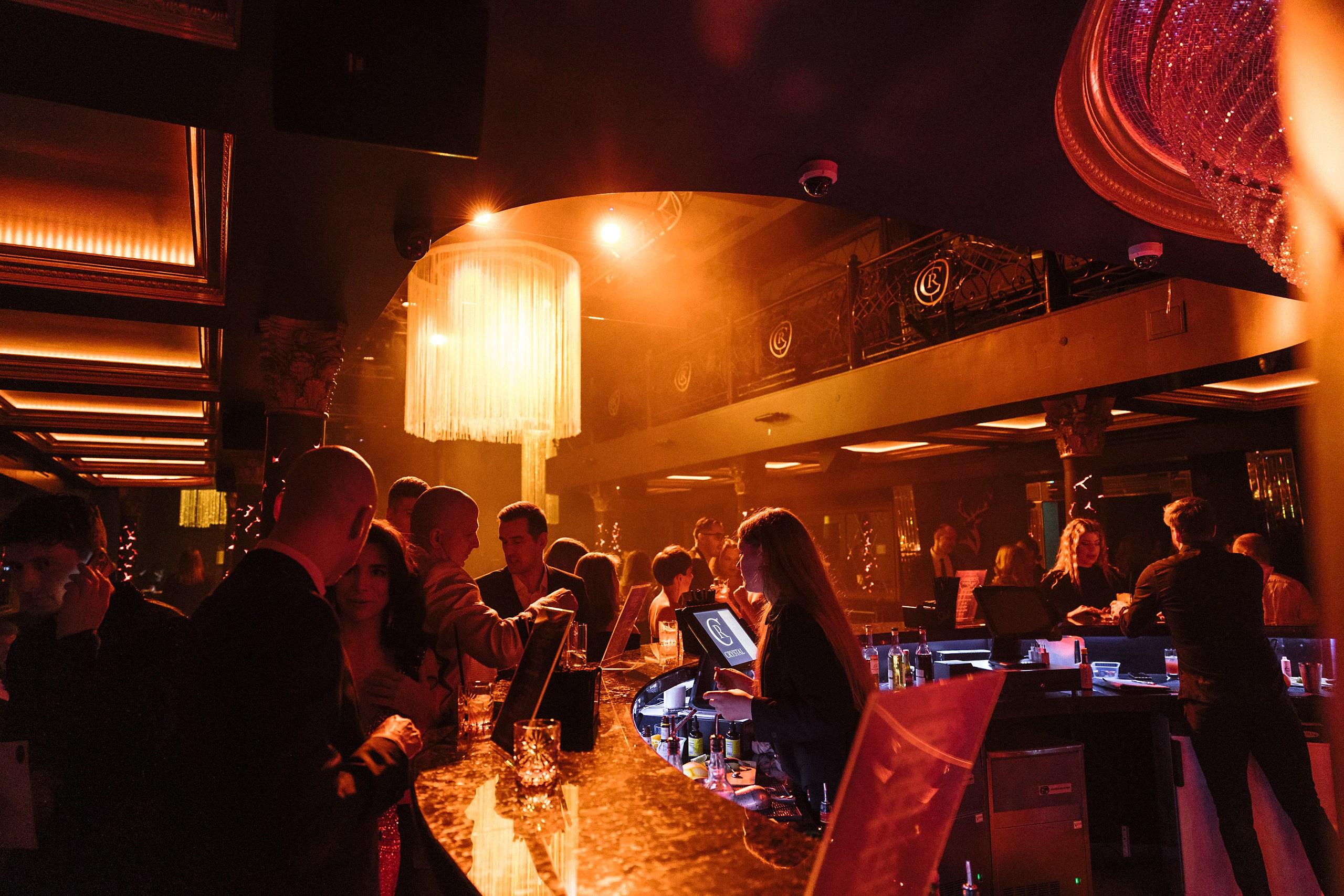 Фотосъёмка корпоративного Нового года в стиле «Оскар» — ярко, роскошно, незабываемо. Евгений Тимофеев | Свадебный и контент-фотограф и видеограф в Риге