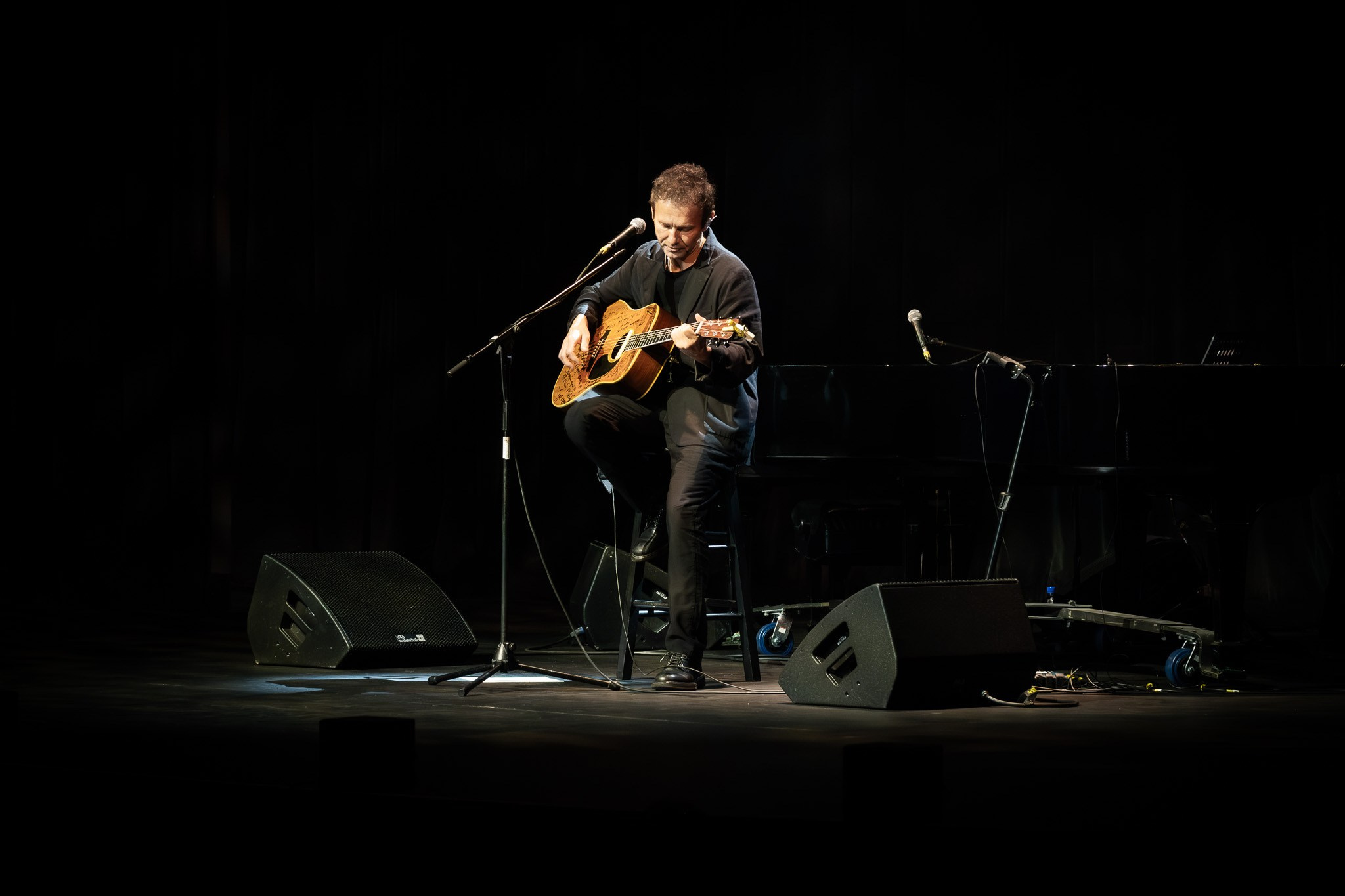 SLAVA VAKARCHUK / LOS ANGELES / 2025. Reportage concert portrait photography in the San Francisco Bay Area