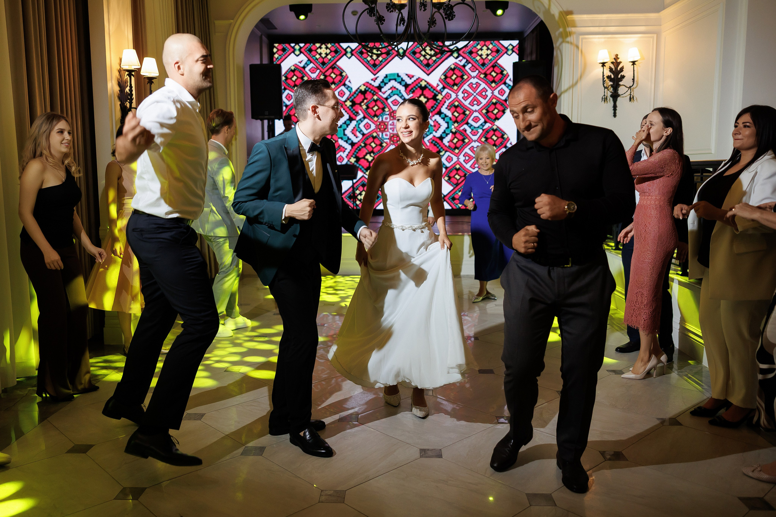 Serghei & Erica — Queen Residence. Servicii Foto și Video 067188353