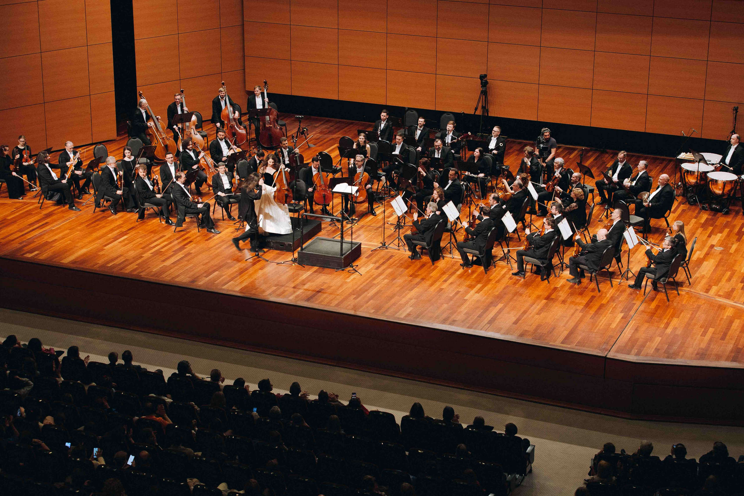 The Tchaikovsky Academic Grand Symphony Orchestra in Istanbul. Wedding&Event photographer Ismail Rzayev in Baku