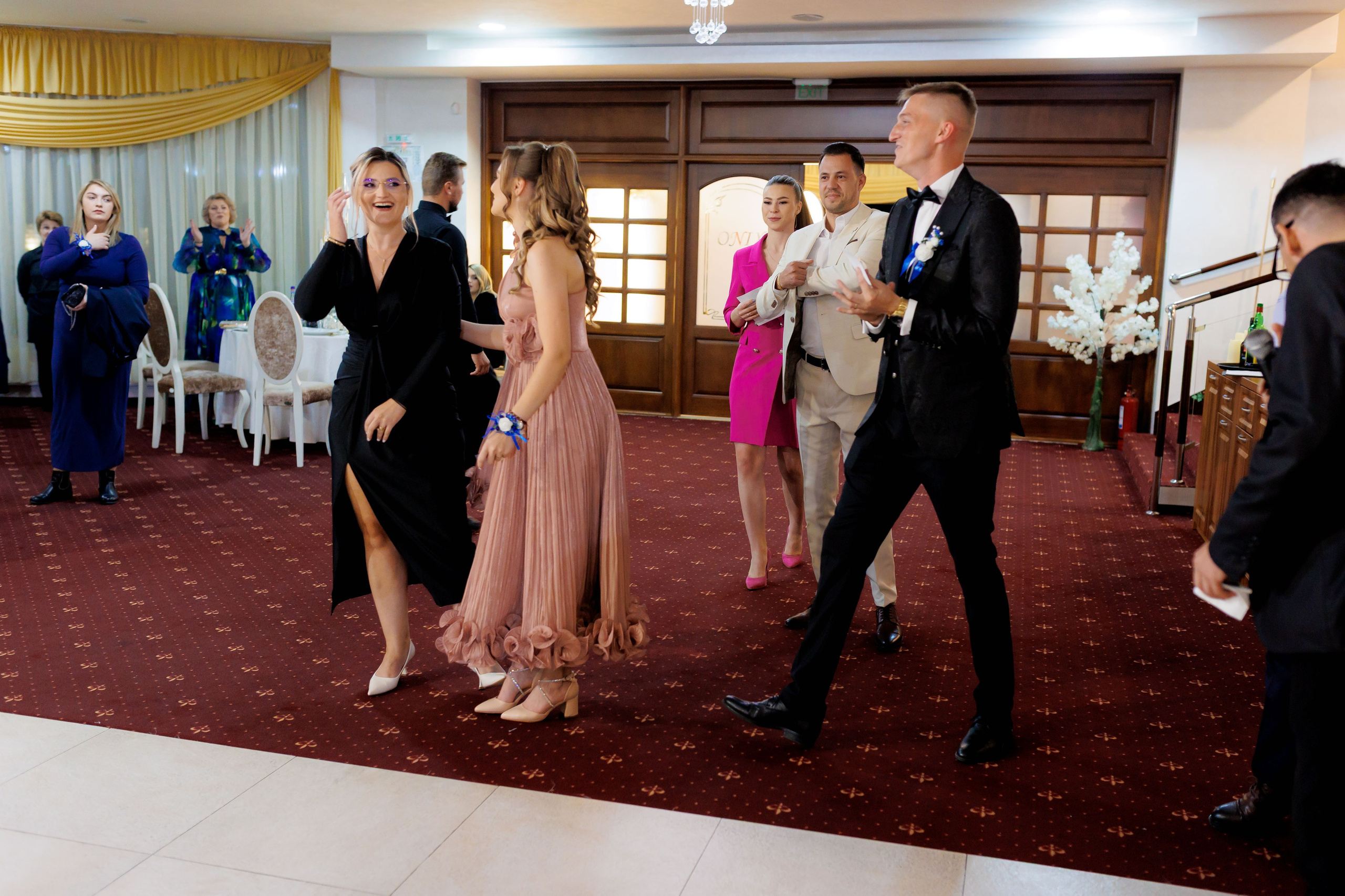 Loredana & Emilian – Ziua Nunții | Videografie - fotografie Botez Suceava, Iași, Botoșani. Servicii foto-video profesionale, pentru momente de neuitat