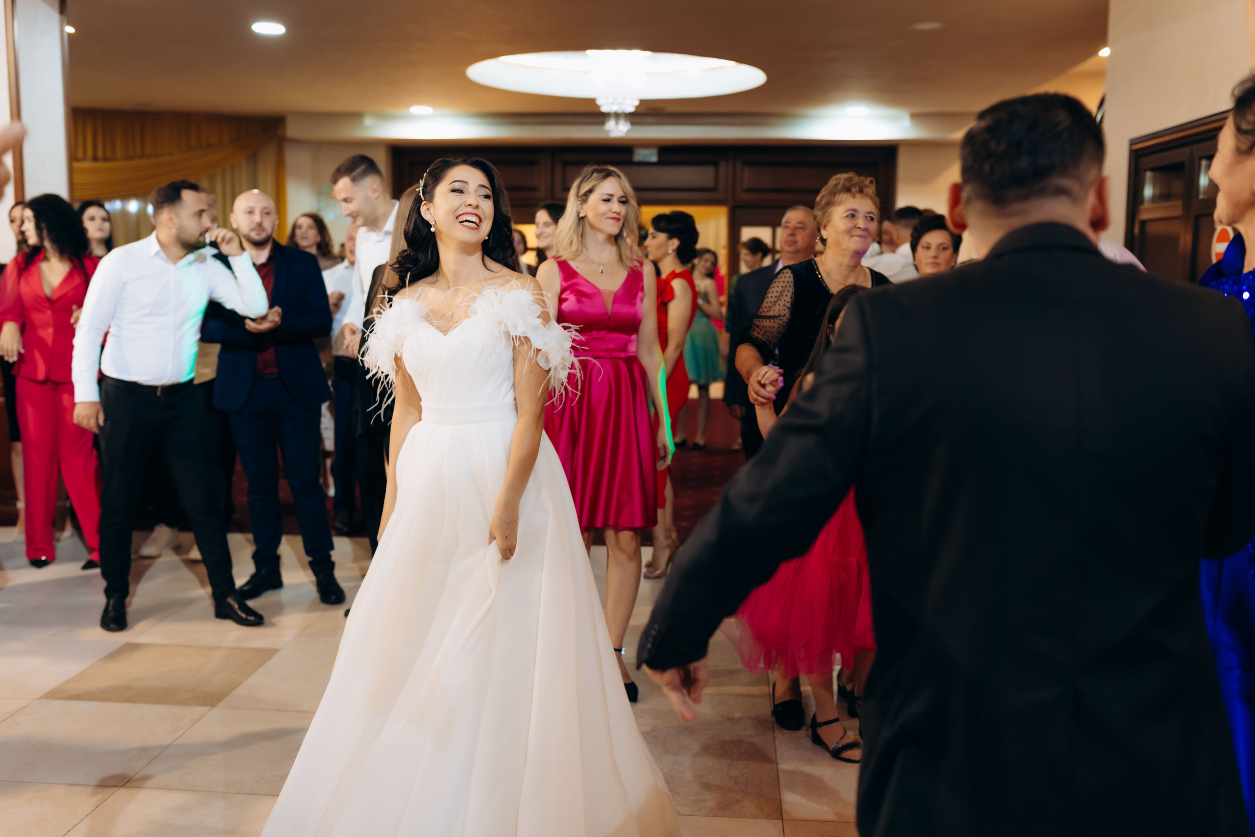 Loredana & Emilian – Ziua Nunții | Videografie - fotografie Botez Suceava, Iași, Botoșani. Servicii foto-video profesionale, pentru momente de neuitat