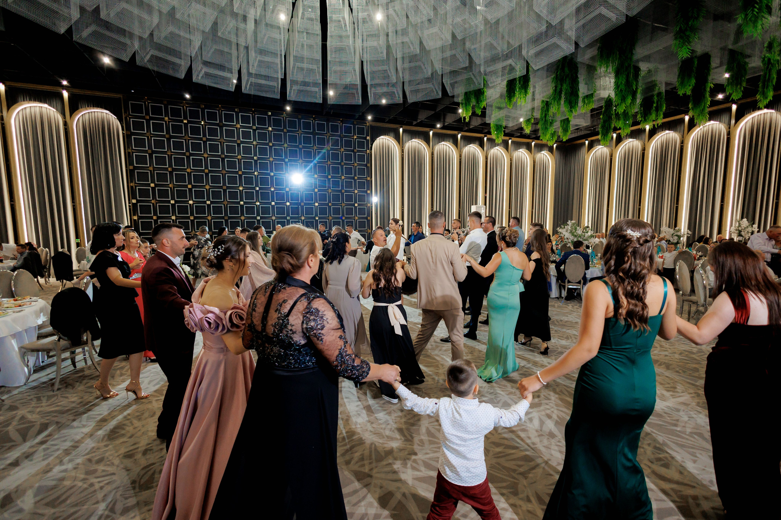 Nunta Nicoleta & Răzvan | Fotografie & Videografie Profesională. Servicii foto-video profesionale, pentru momente de neuitat