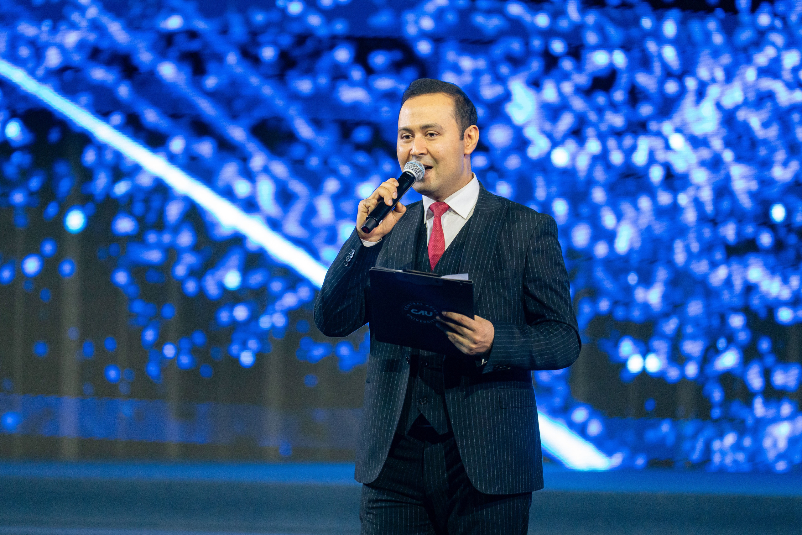 Как Central Asian University провёл одну из самых ярких выпускных церемоний. Георгий Намазов | Фотограф в Ташкенте