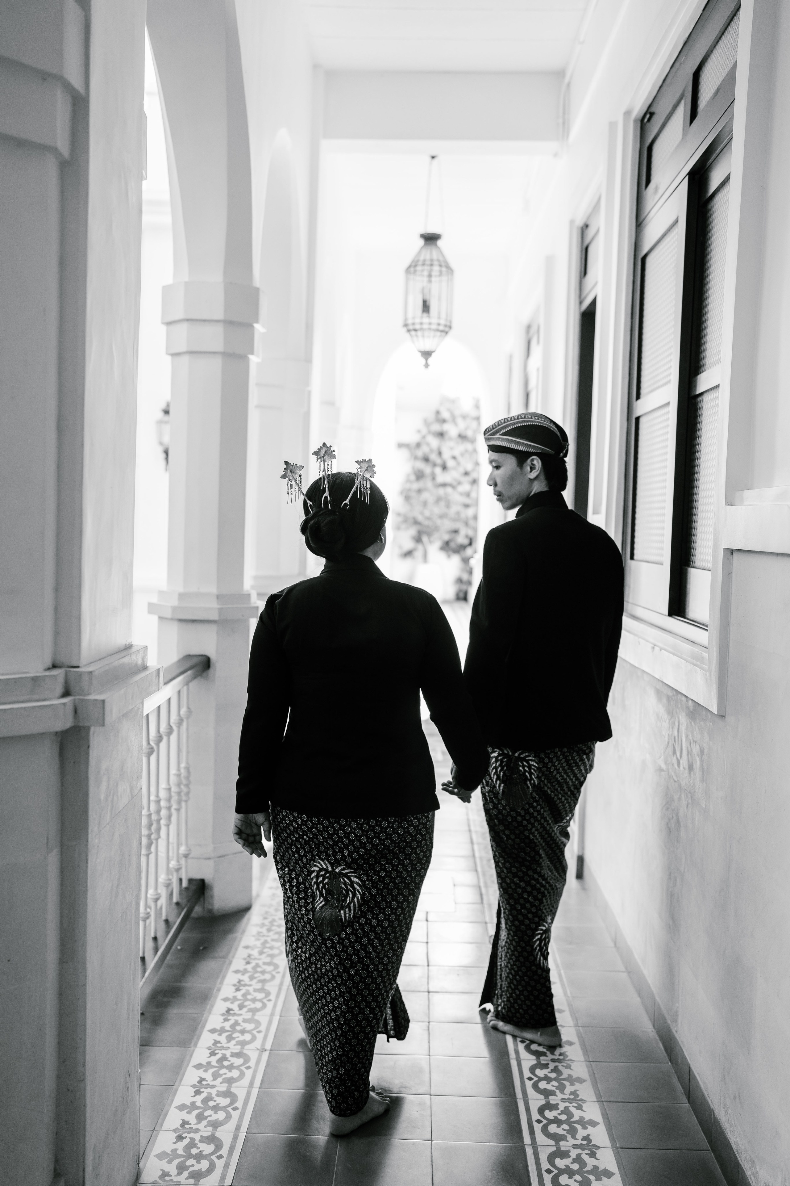 Prewedding Photo Shoot with Javanese style. Female Photographer in Bali