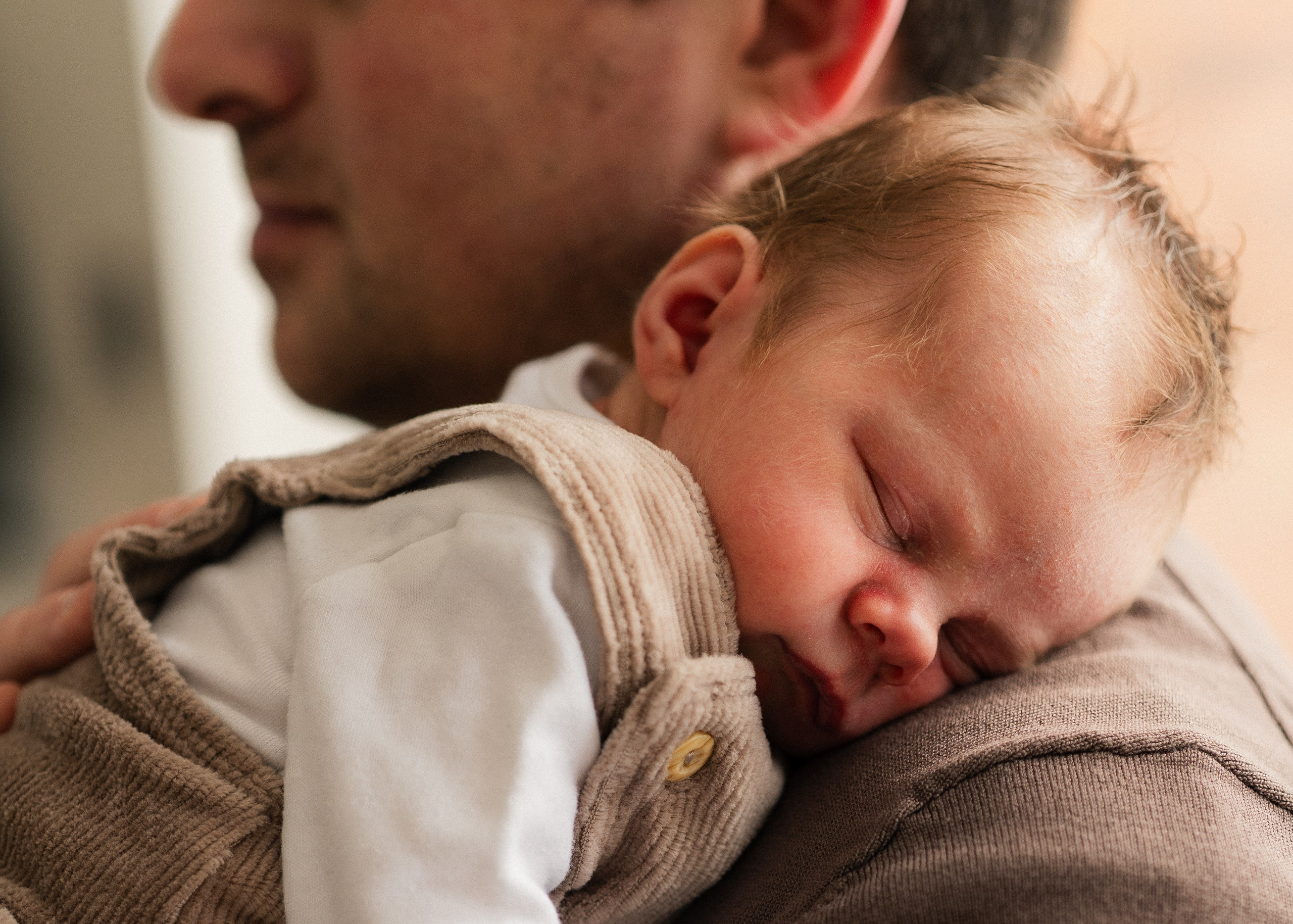 Contact | Newborn & Family Photographer in Newcastle | Yana Balatskaya. Family, Maternity & Newborn Photographer in Newcastle Upon Tyne / Yana Balatskaya