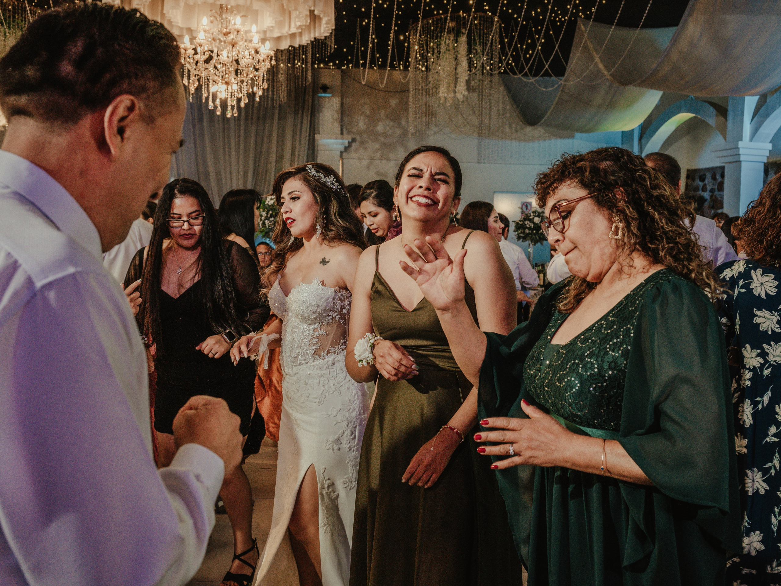 CARLA Y MARIO BODA RELIGIOSA. Studio KVTA | Fotografía y Video de Bodas en Arequipa