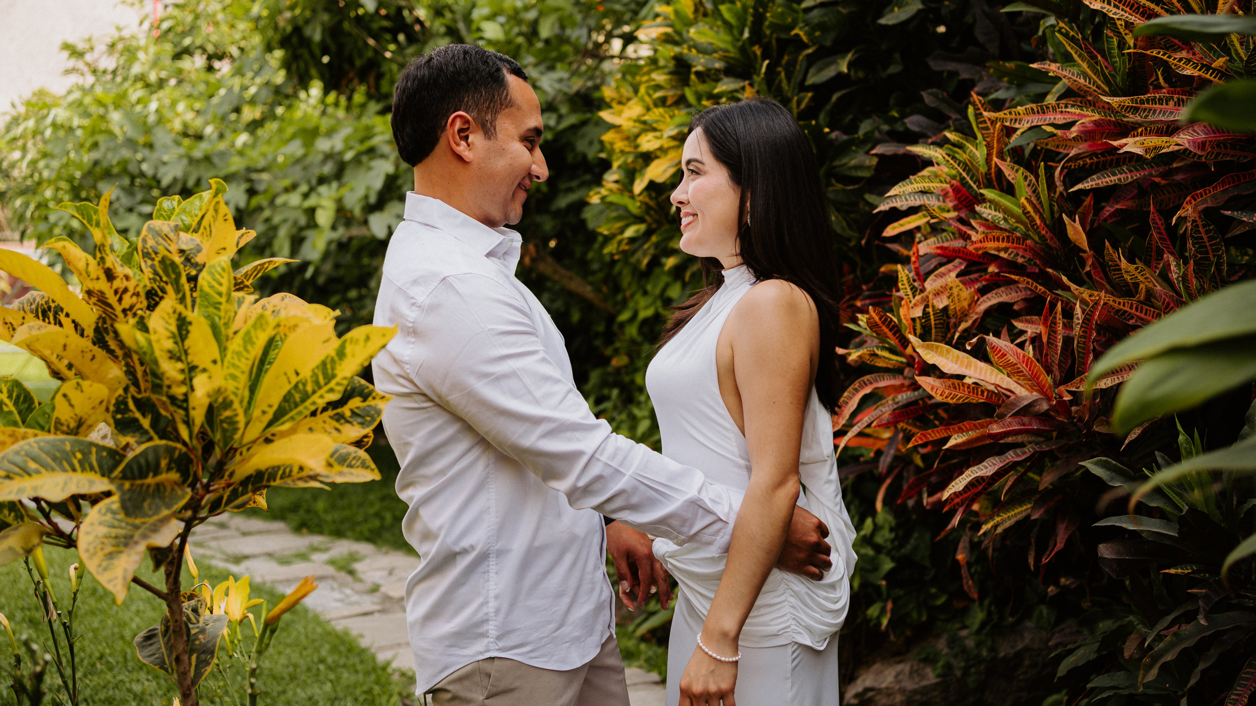 Alejandra y Brayan. Fotógrafo de Bodas en Lima | Ronhy Altamirano. Fotografía narrativa y cinematográfica para bodas, quinceañeras y eventos exclusivos