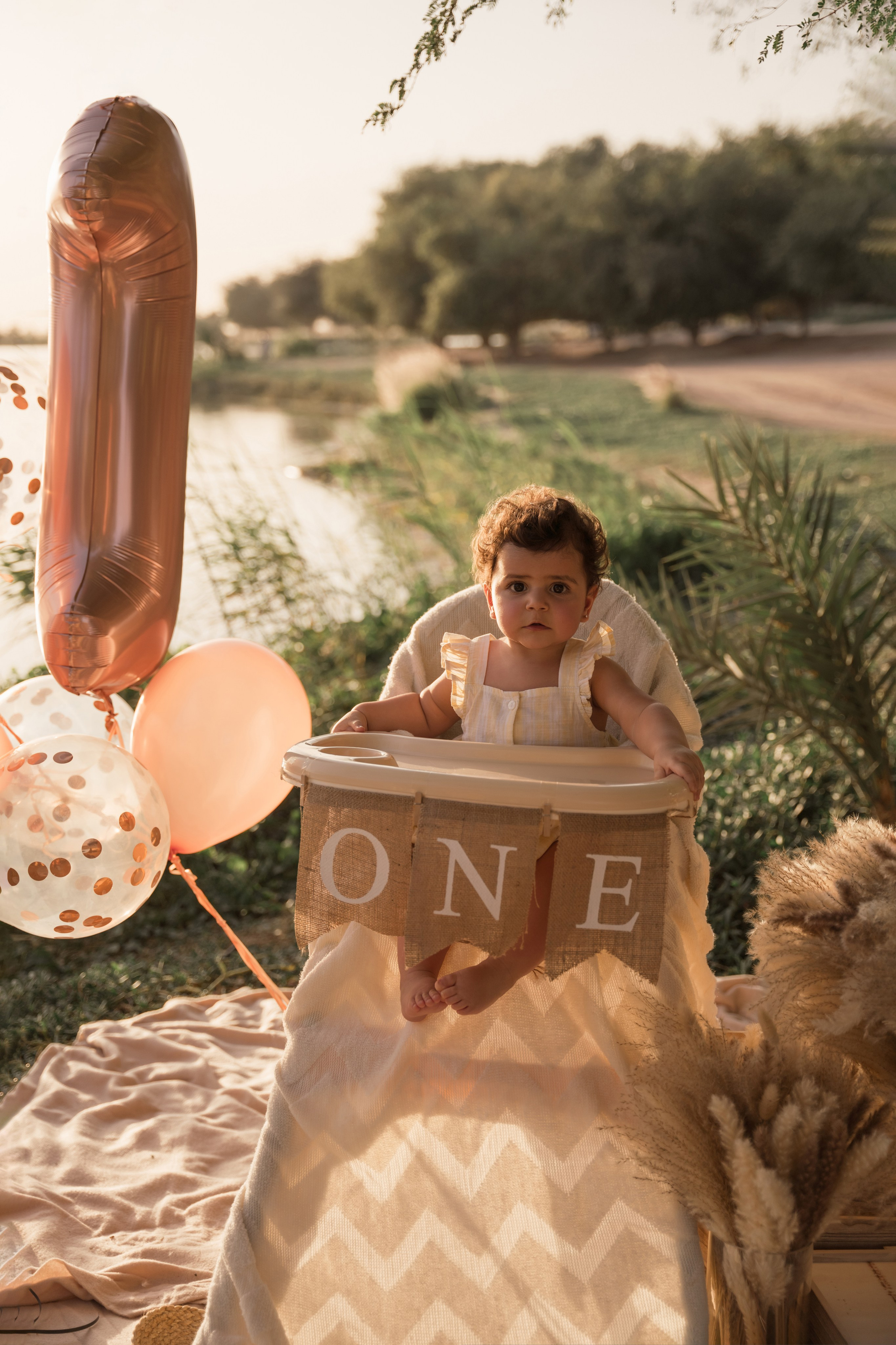 Family fun and cake crush. Angela Iakovleva — Family Photographer in Dubai