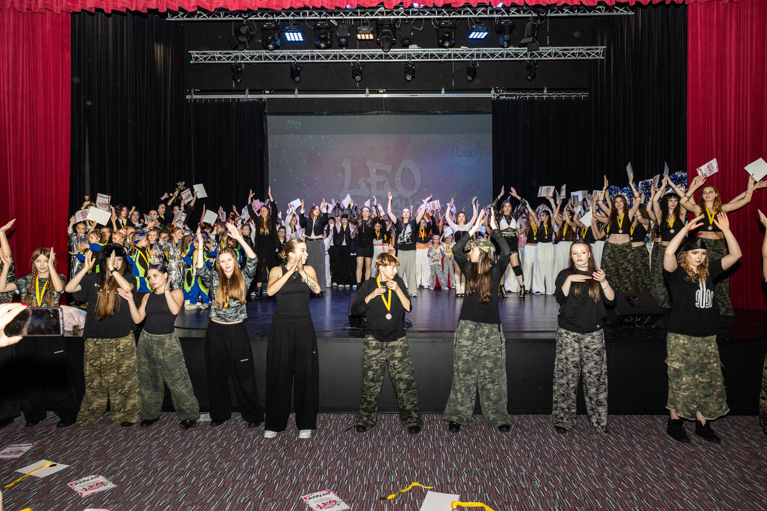 LEO DANCE SHOW WINTER 2025. Семейный и детский фотограф в Варшаве Мила Бобровская