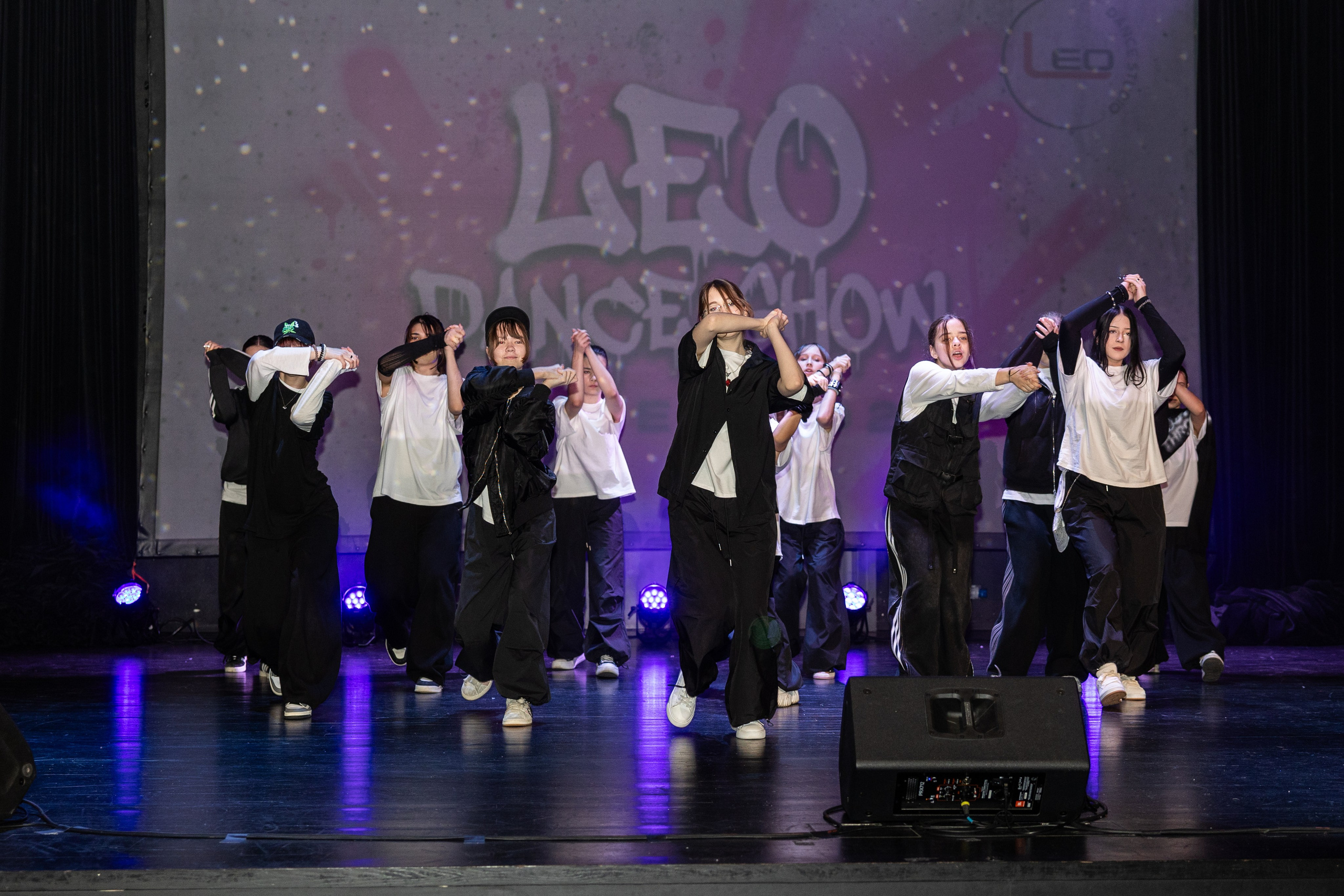 LEO DANCE SHOW WINTER 2025. Семейный и детский фотограф в Варшаве Мила Бобровская