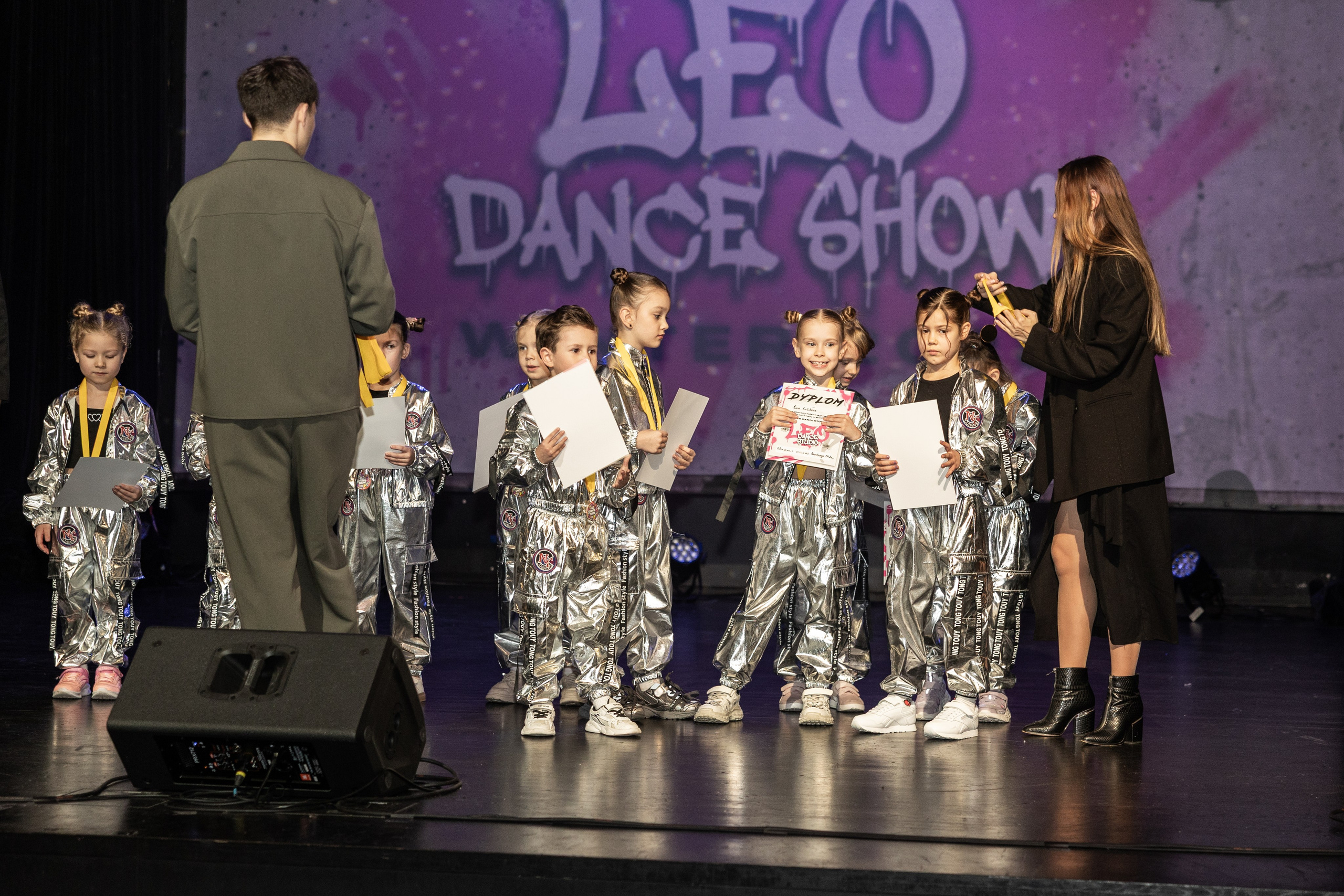 LEO DANCE SHOW WINTER 2025. Семейный и детский фотограф в Варшаве Мила Бобровская