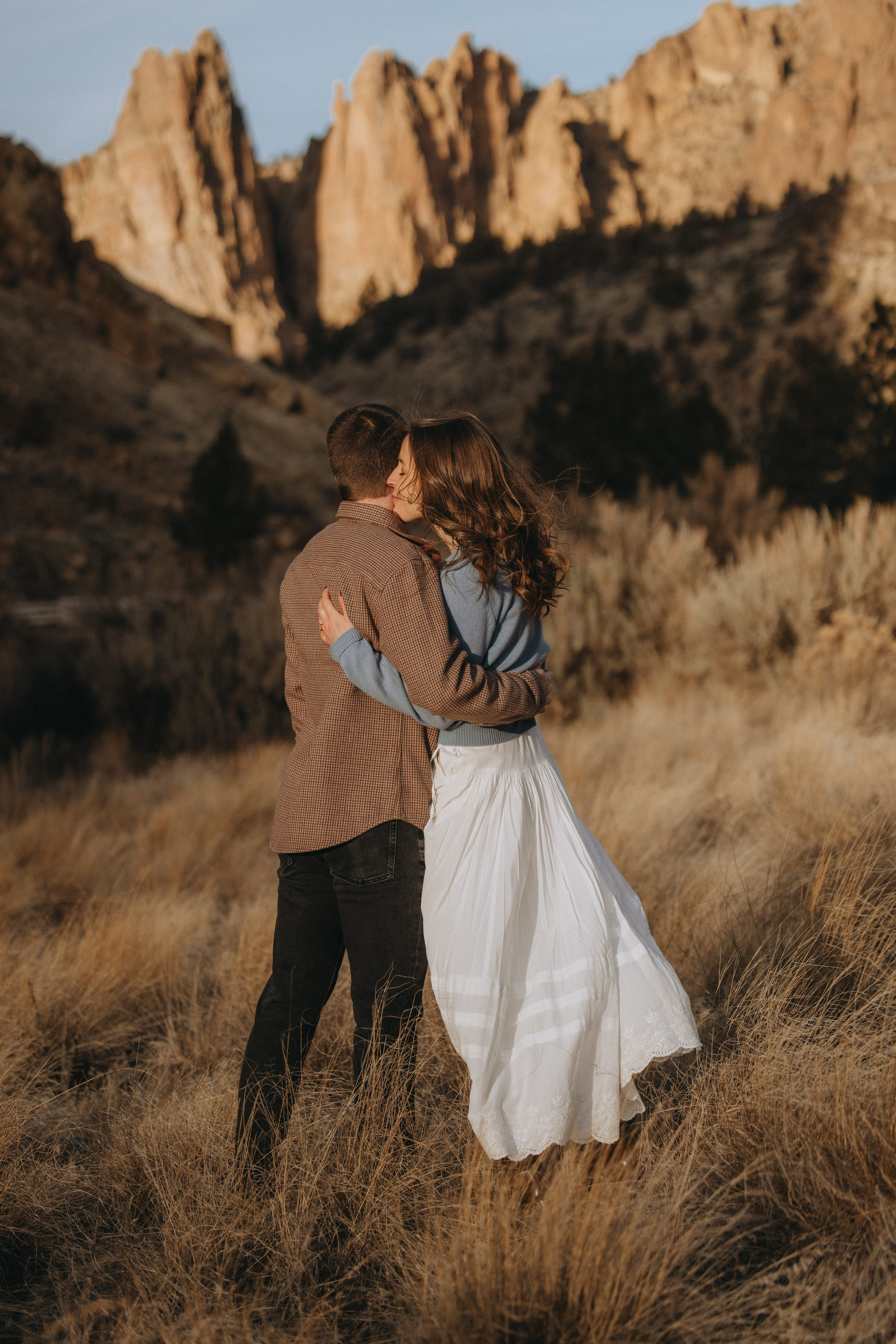 Shelby & Riley Engagement Session | Smith Rock State Park, Oregon. Portland & Seattle Wedding, Elopement & Engagement Photographer | Georgy Shishkin