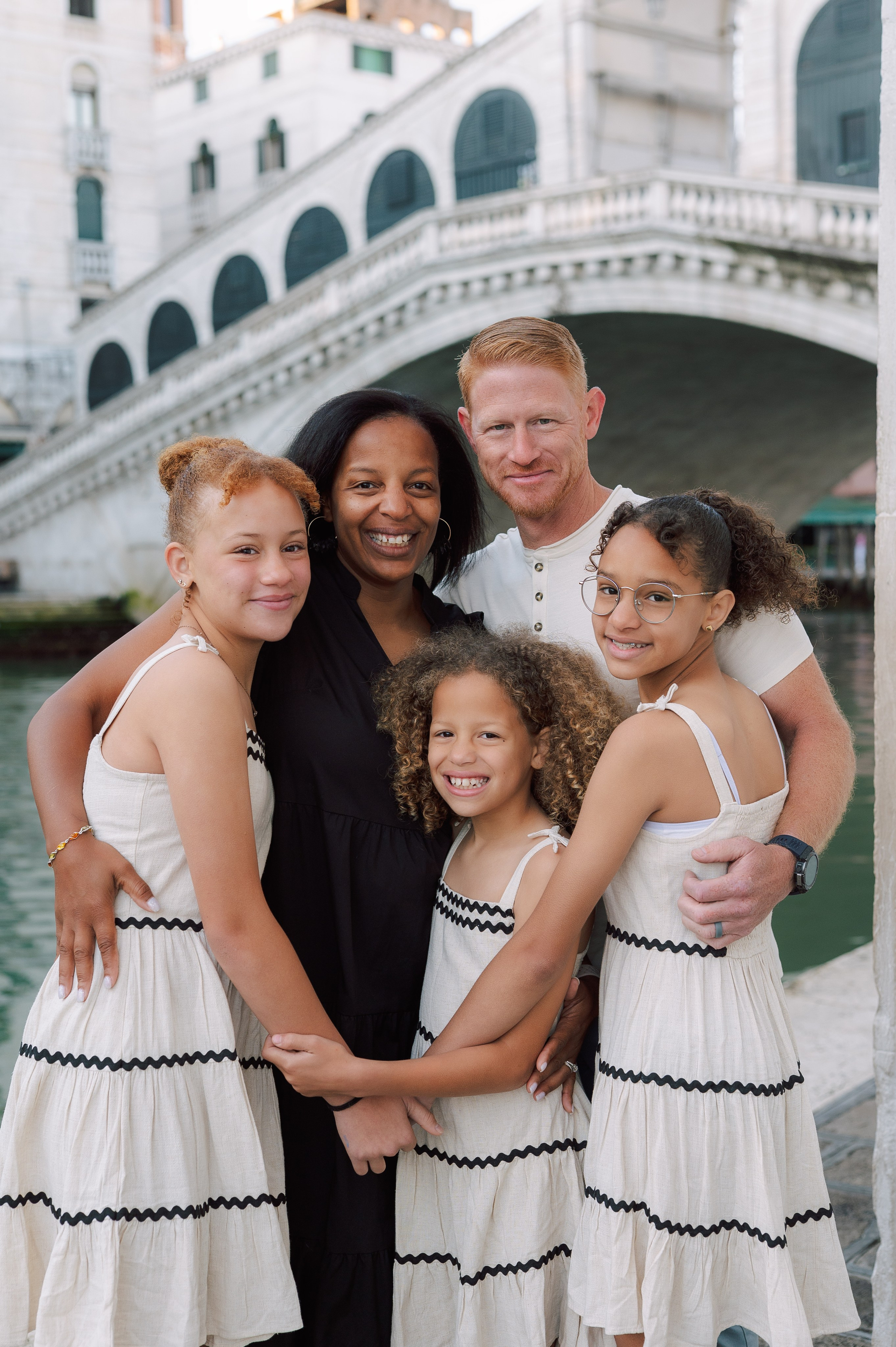Eliza, Elena, Elliana, Teresa and Brad. Photographer in Venice Anna Terzi