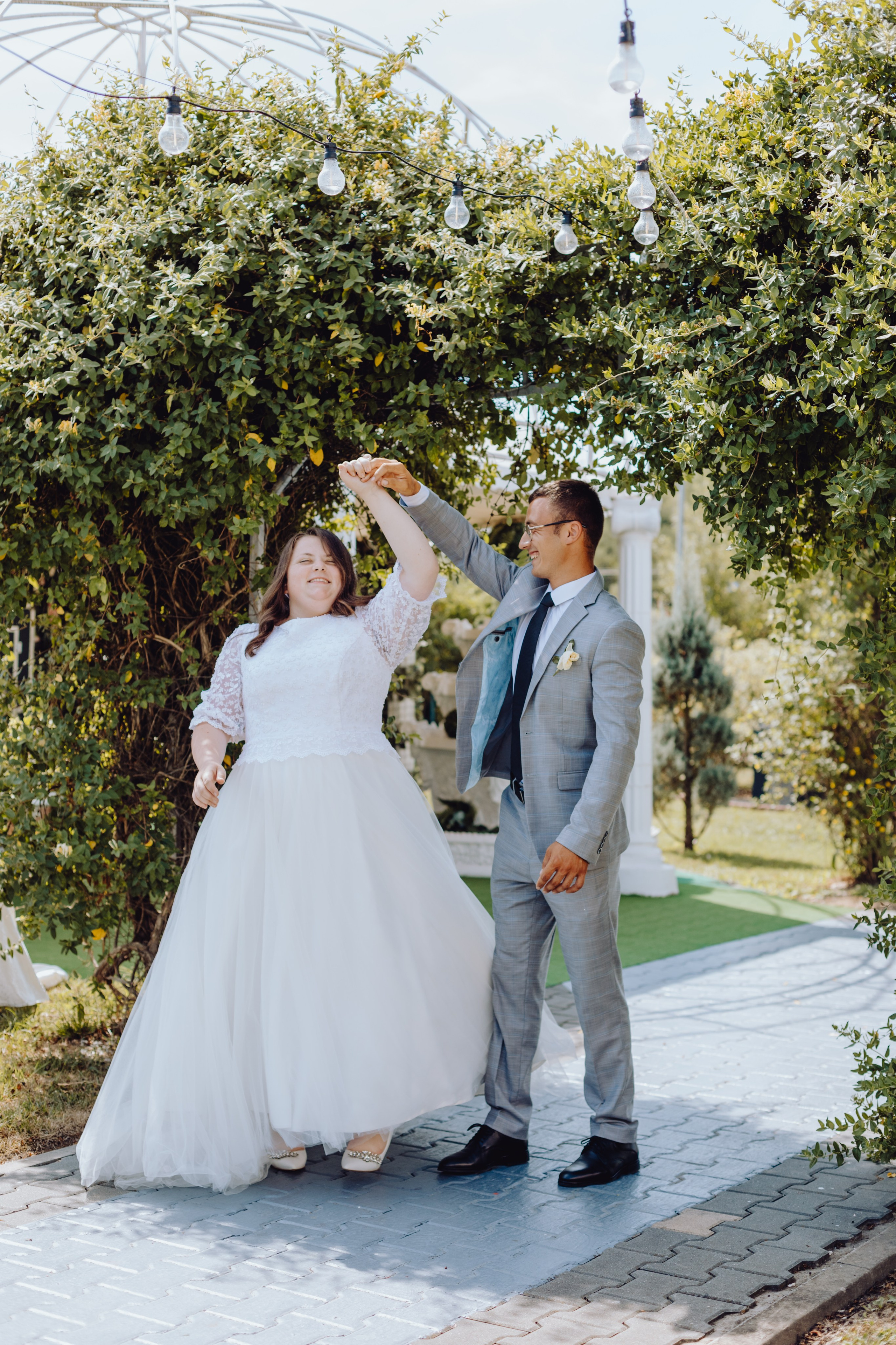 Cristi & Maria. Wedding & couple photographer from Romania Rut Vetan