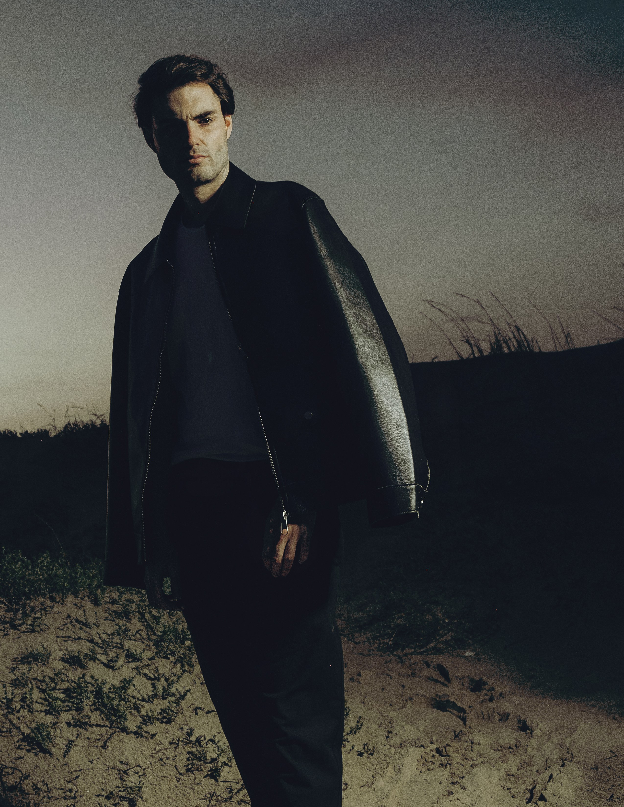 Фотосессия для актера Jaime Medina в дюнах — фотограф Андрей Луковников, Испания (Гуардамар, Аликанте, Торревьеха)