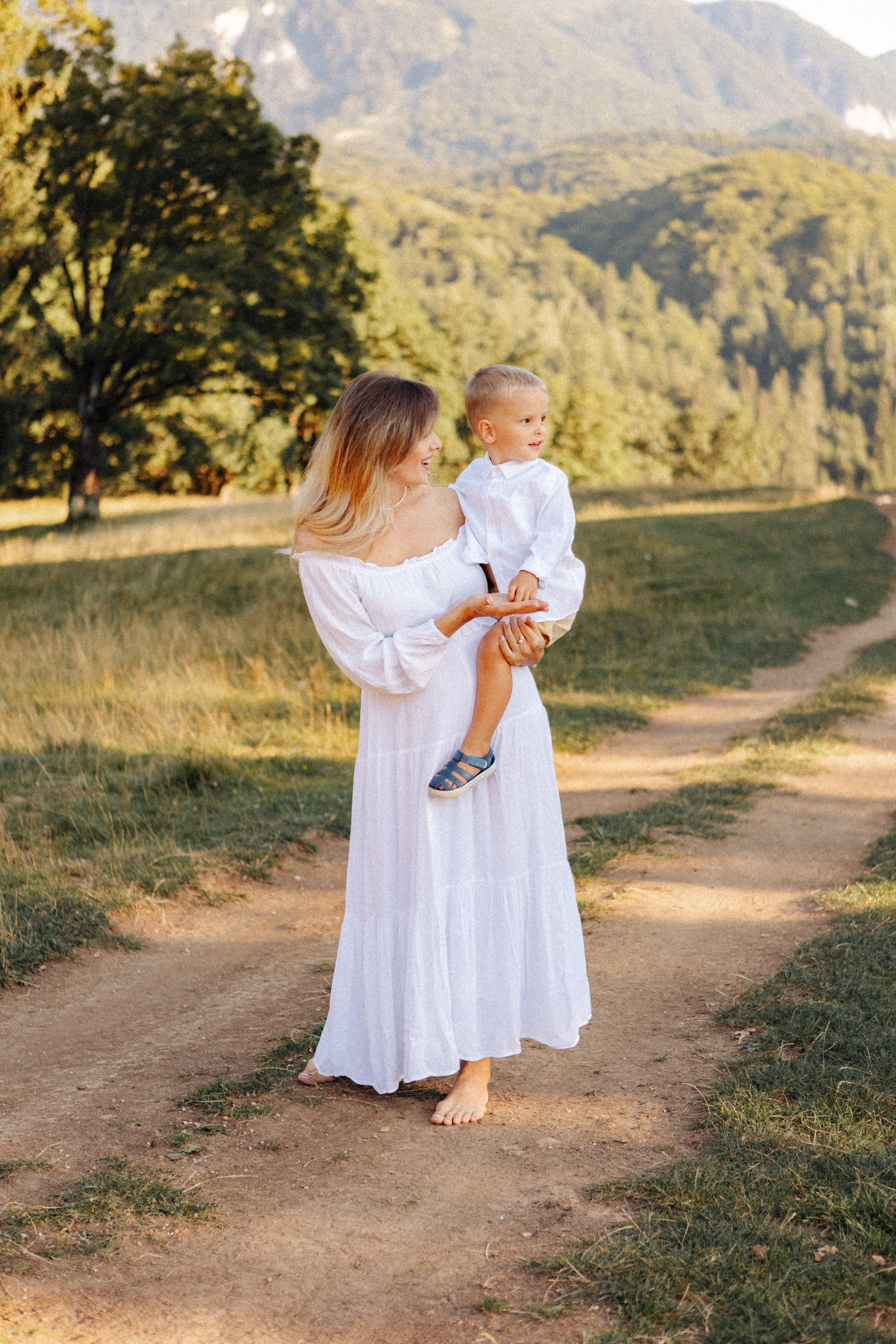 Ana, Vasile și Leo. Cristina Andronache fotograf Brașov fotograf de familie fotograf de nunta Brașov