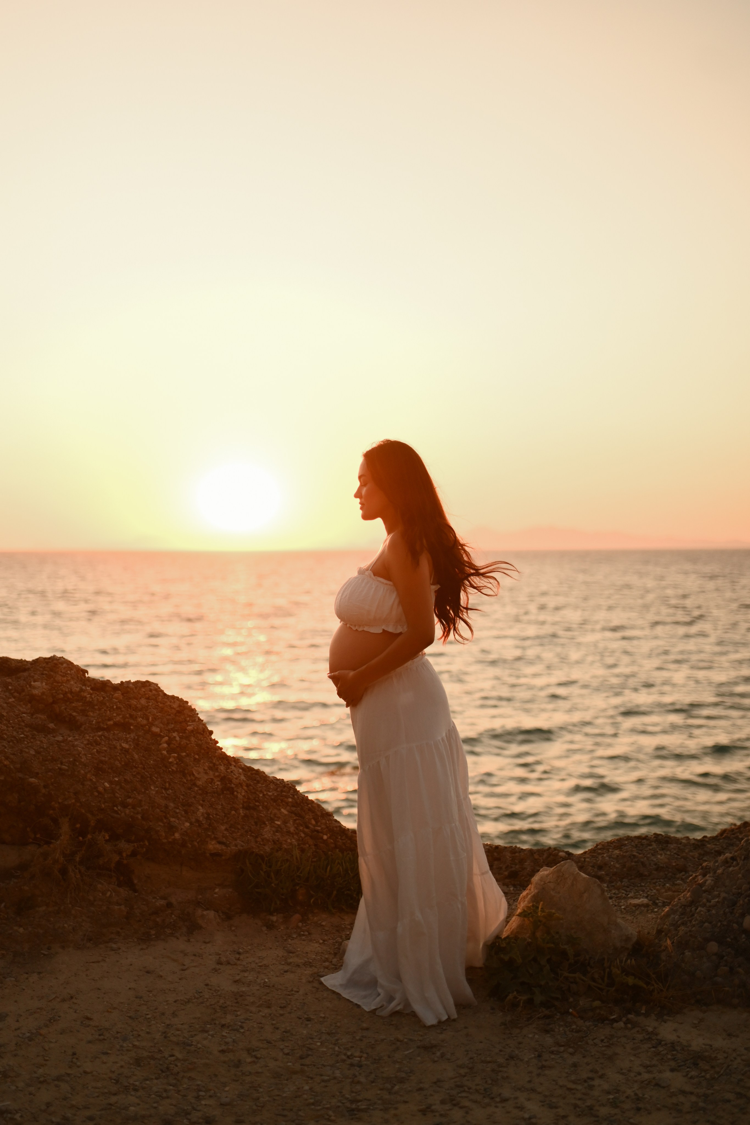 Maternity Photoshoot in Rhodes. Photographer in Rhodes Island