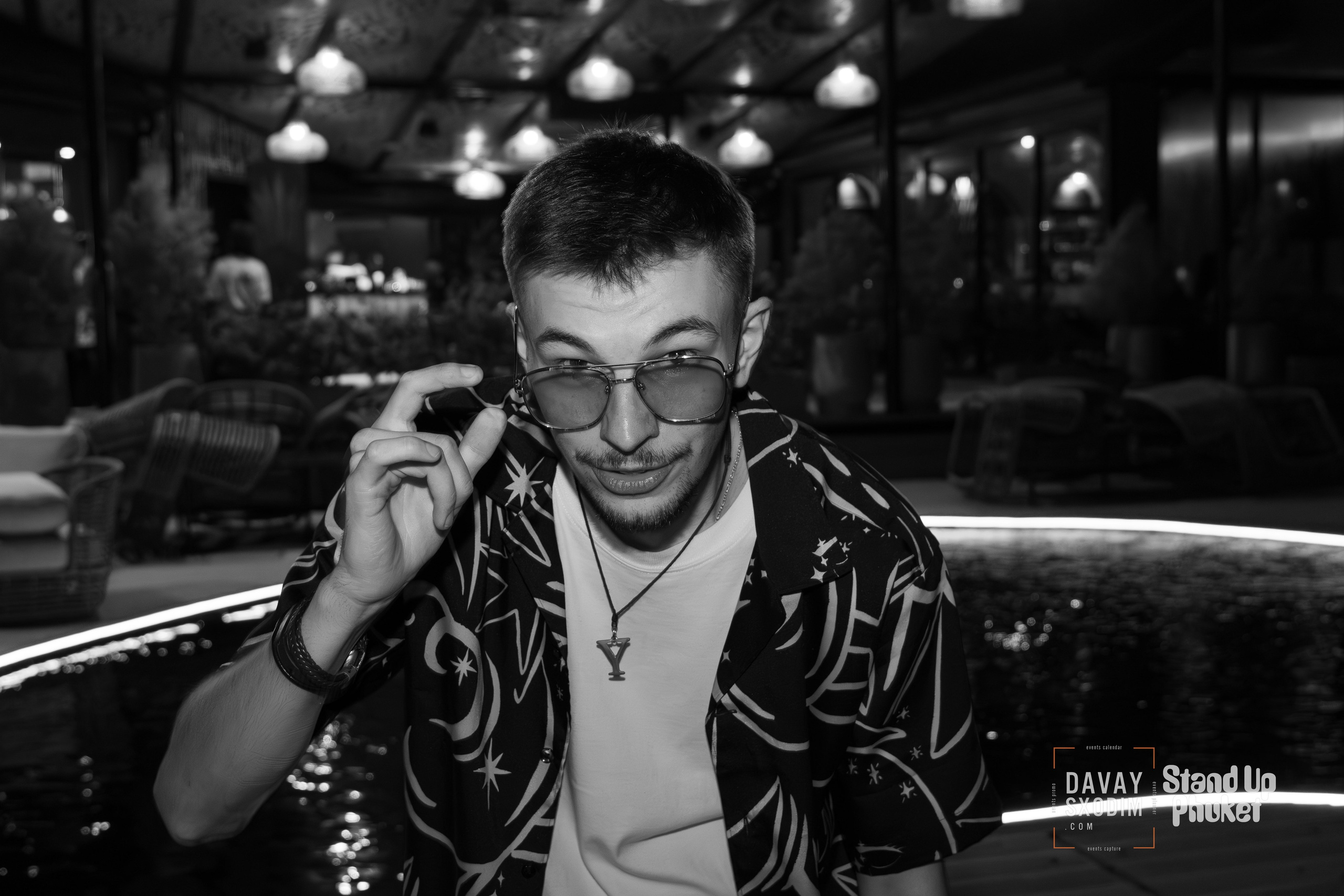 Standup Влада Лапина | Фоторепортаж | Афиша | DAVAYSXODIM.com PHUKET. АФИША|ФОТОРЕПОРТАЖИ|ИВЕНТЫ|ПХУКЕТ