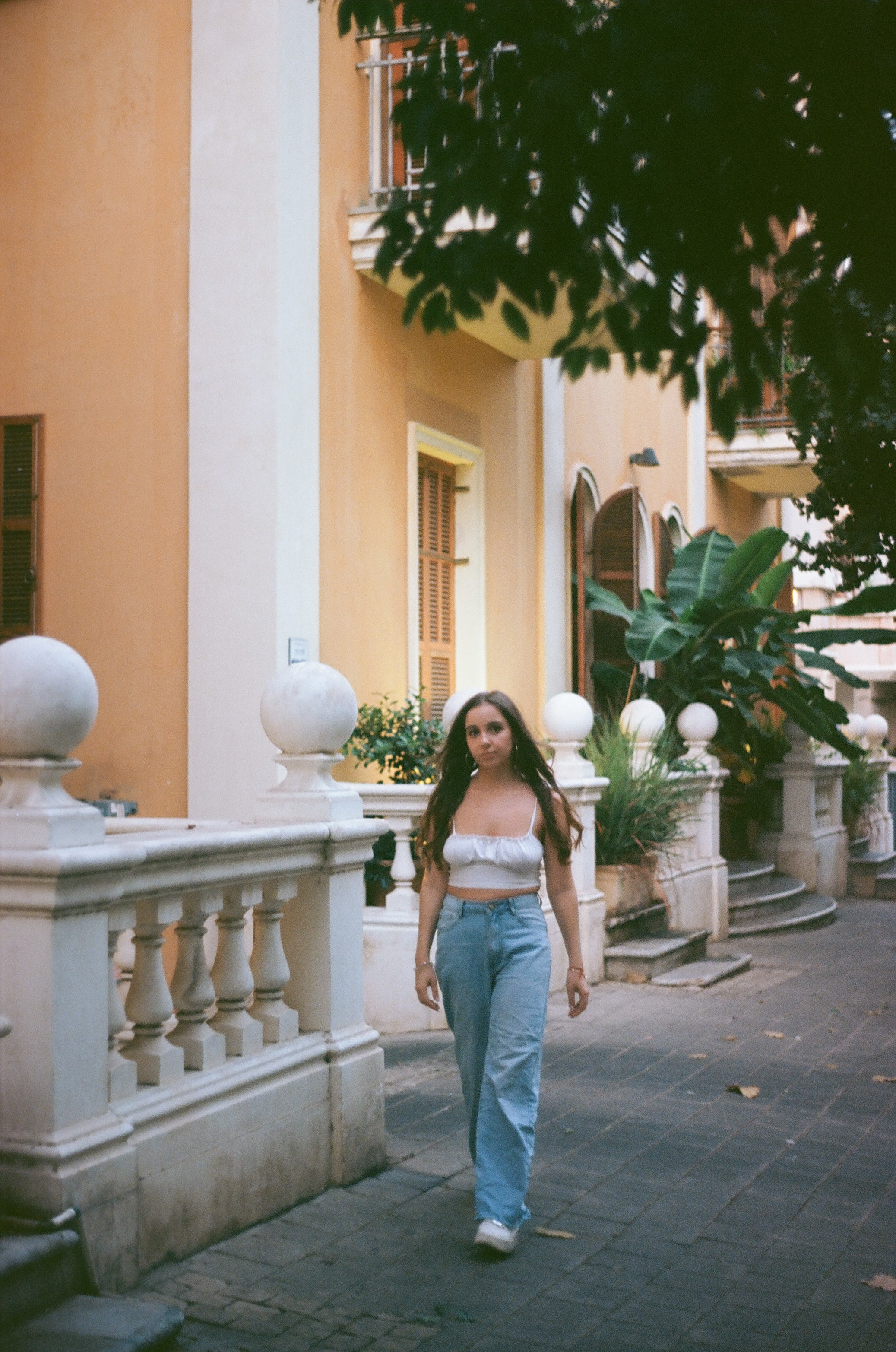 Илана. Film portrait photographer