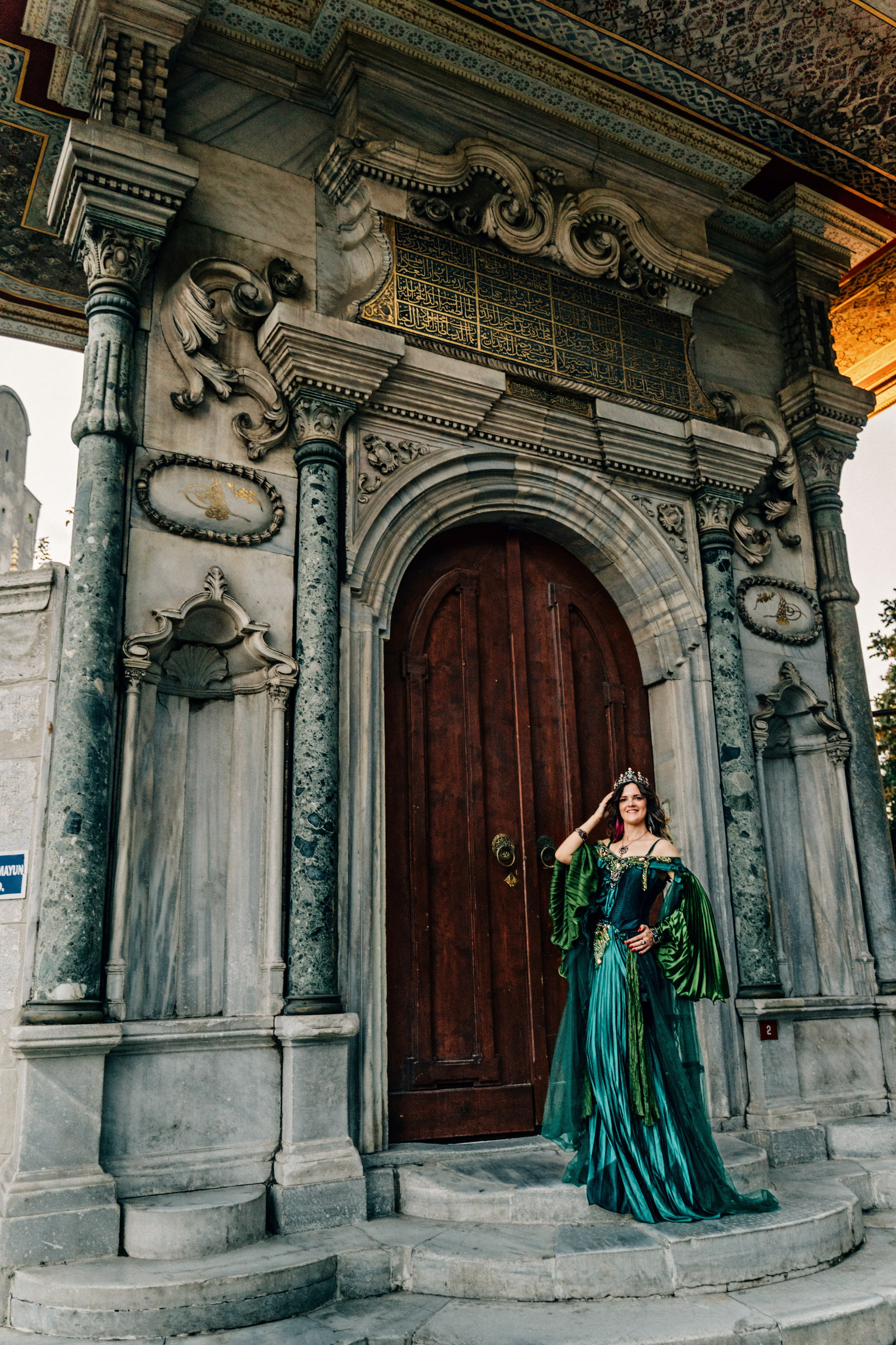 Фотосессии в Стамбуле в стиле «Великолепный век». Wedding, family and lifestyle photographer Anatoly. Photo sessions on rooftops with seagulls. Istanbul