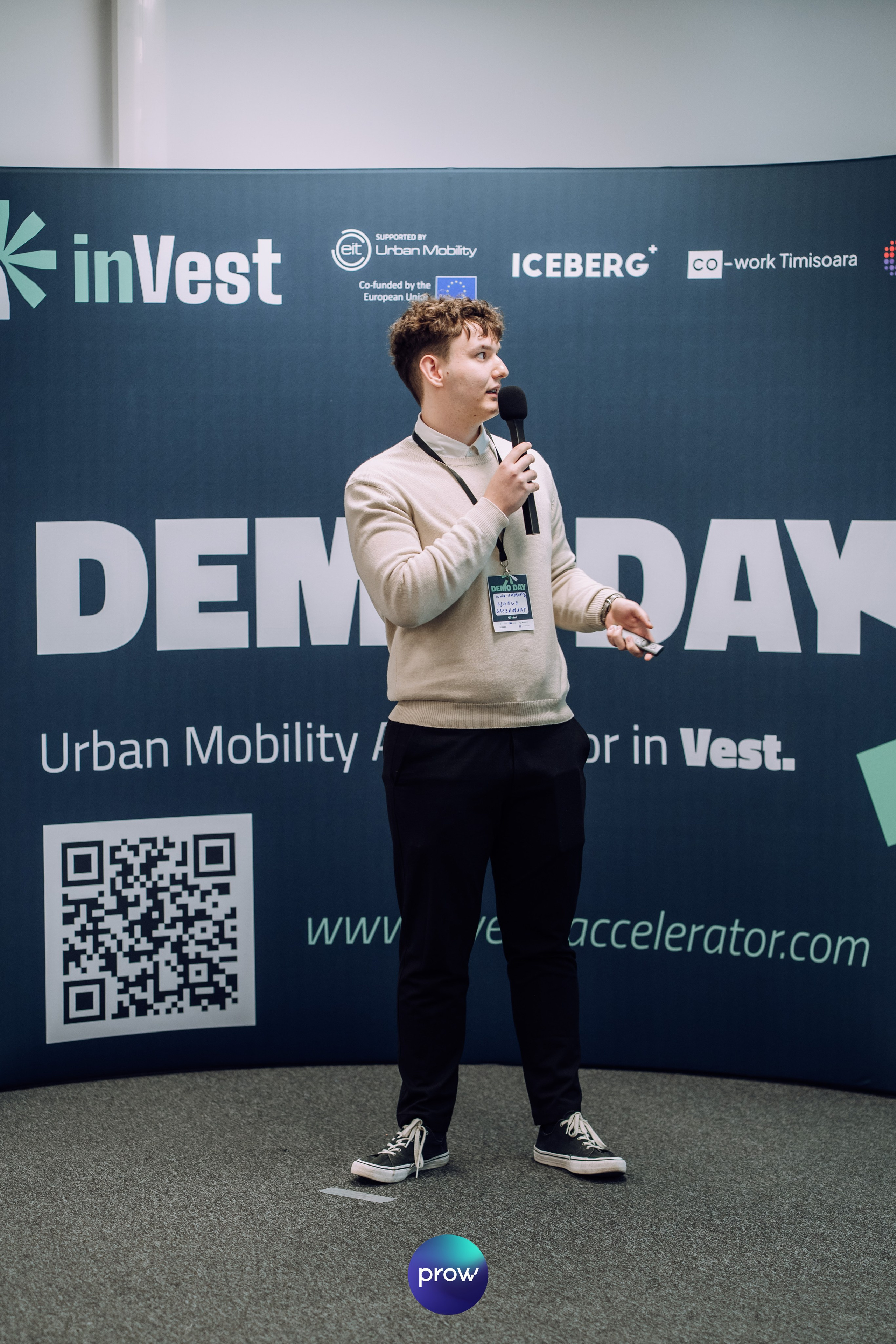 InVest DemoDay @ Cowork. Cozac Cristian Photographer