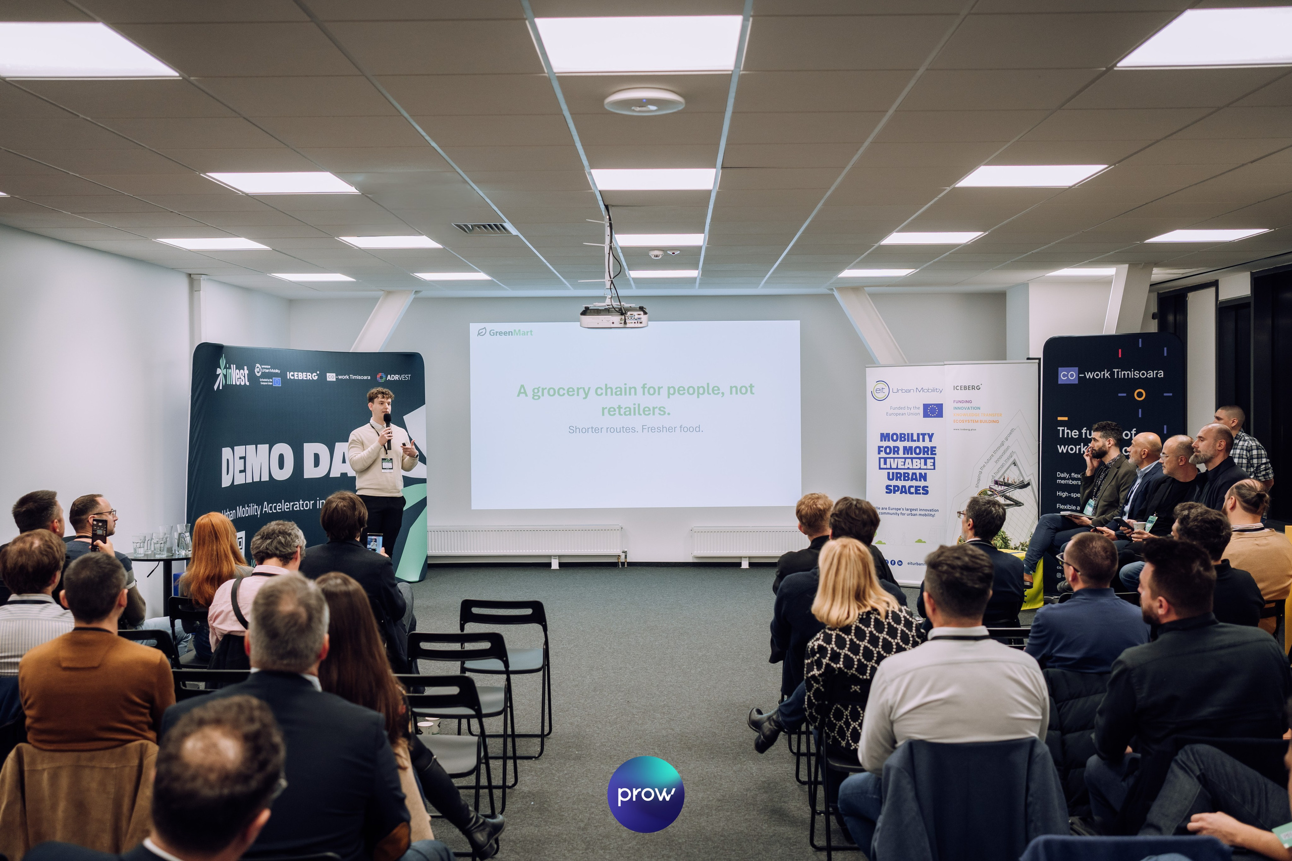 InVest DemoDay @ Cowork. Cozac Cristian Photographer