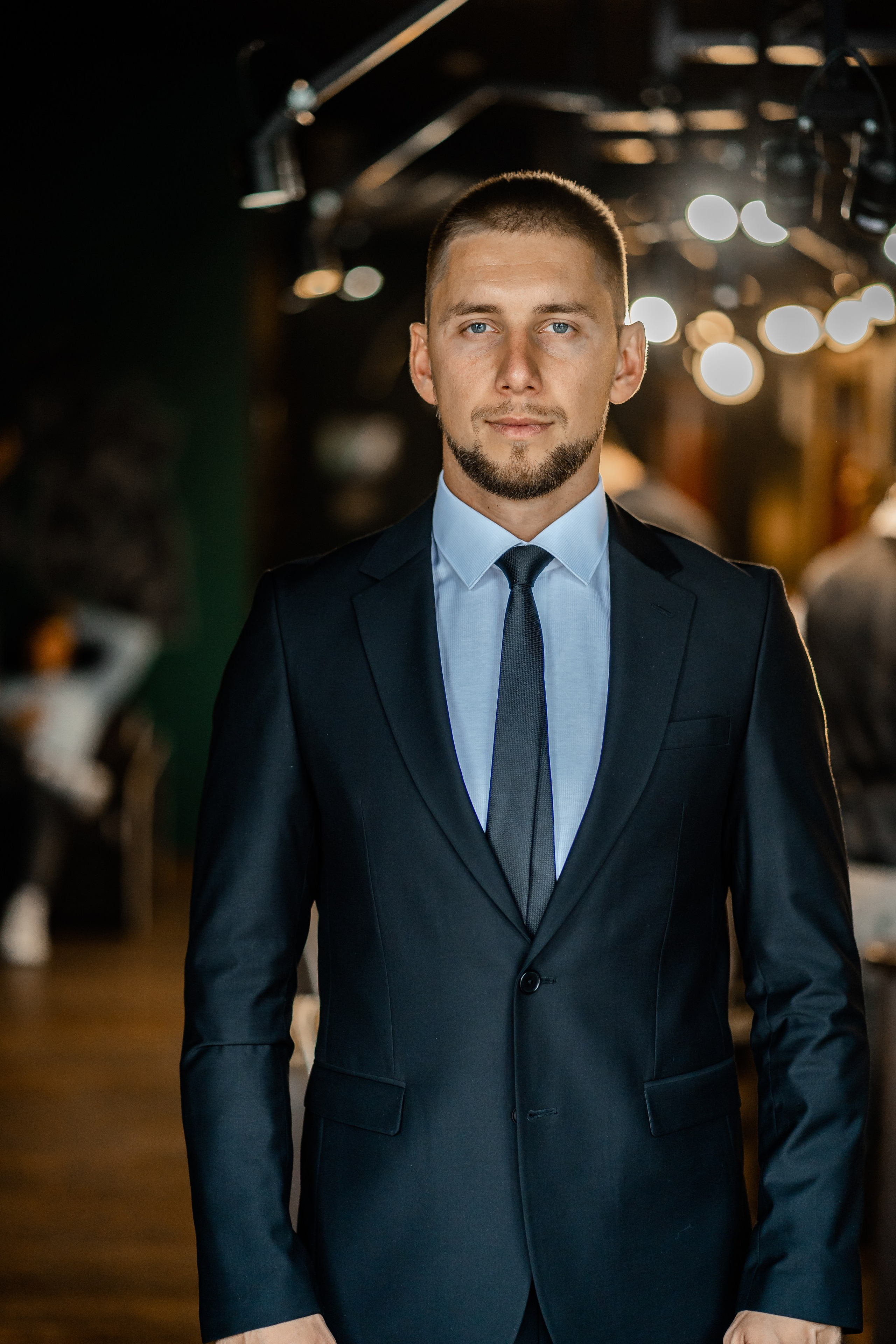 Der Bräutigam. Hochzeits- und Reportagefotograf für München, Regensburg, Deutschland RED LINE Media