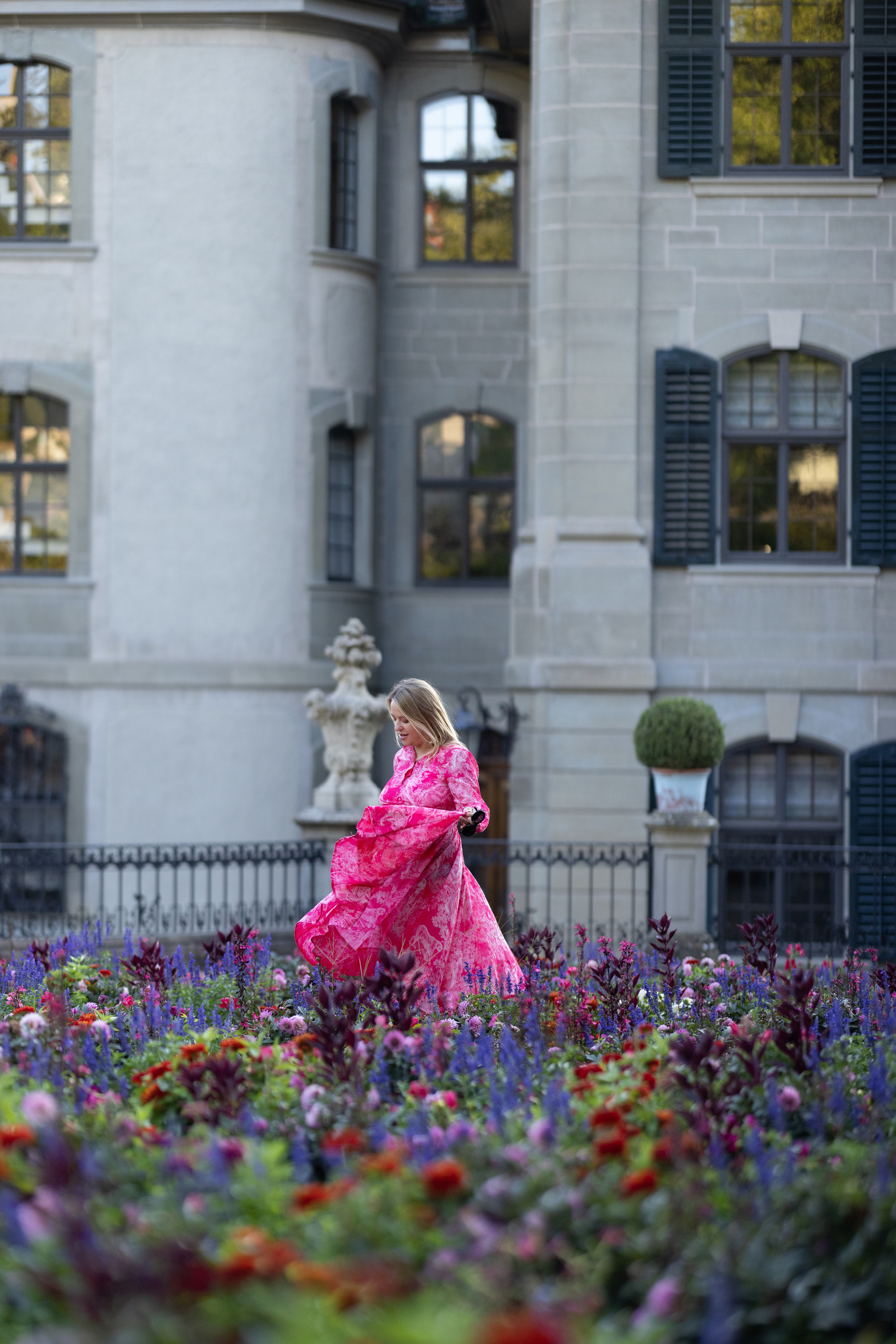 Raisa in secret garden. Family photographer Zurich & Switzerland Daria Moore