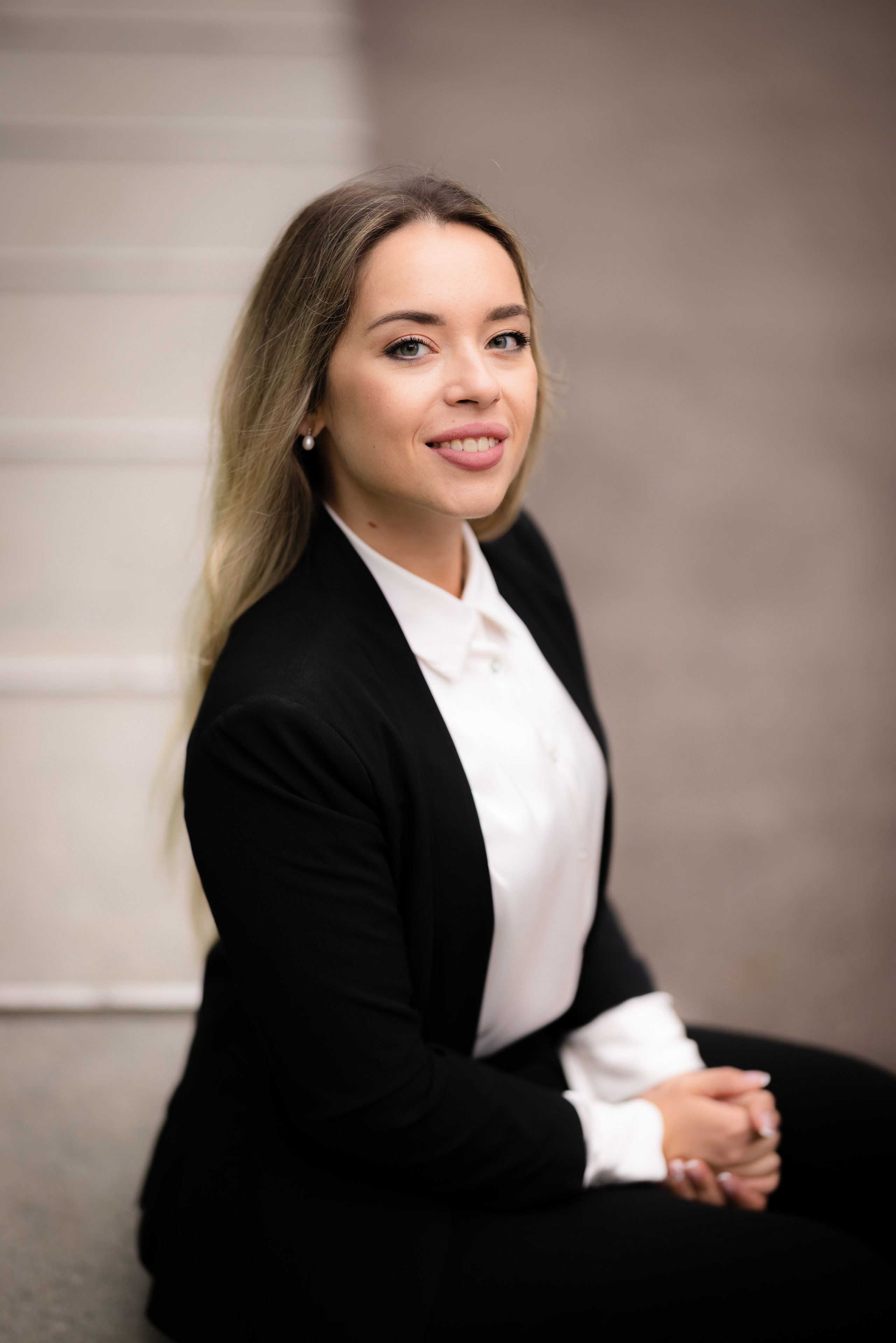 Anna business portrait. Family photographer Zurich & Switzerland Daria Moore