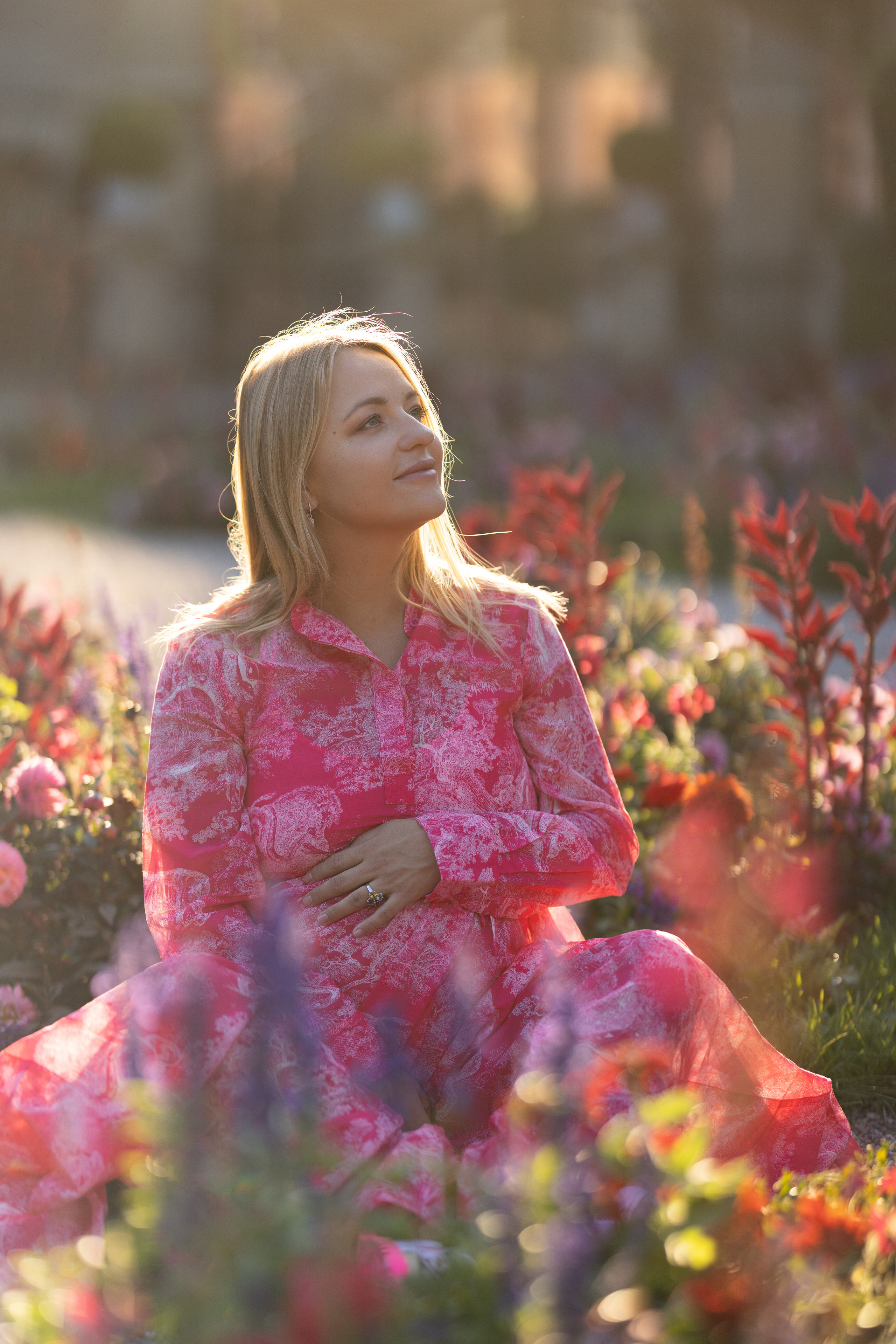 Raisa in secret garden. Family photographer Zurich & Switzerland Daria Moore