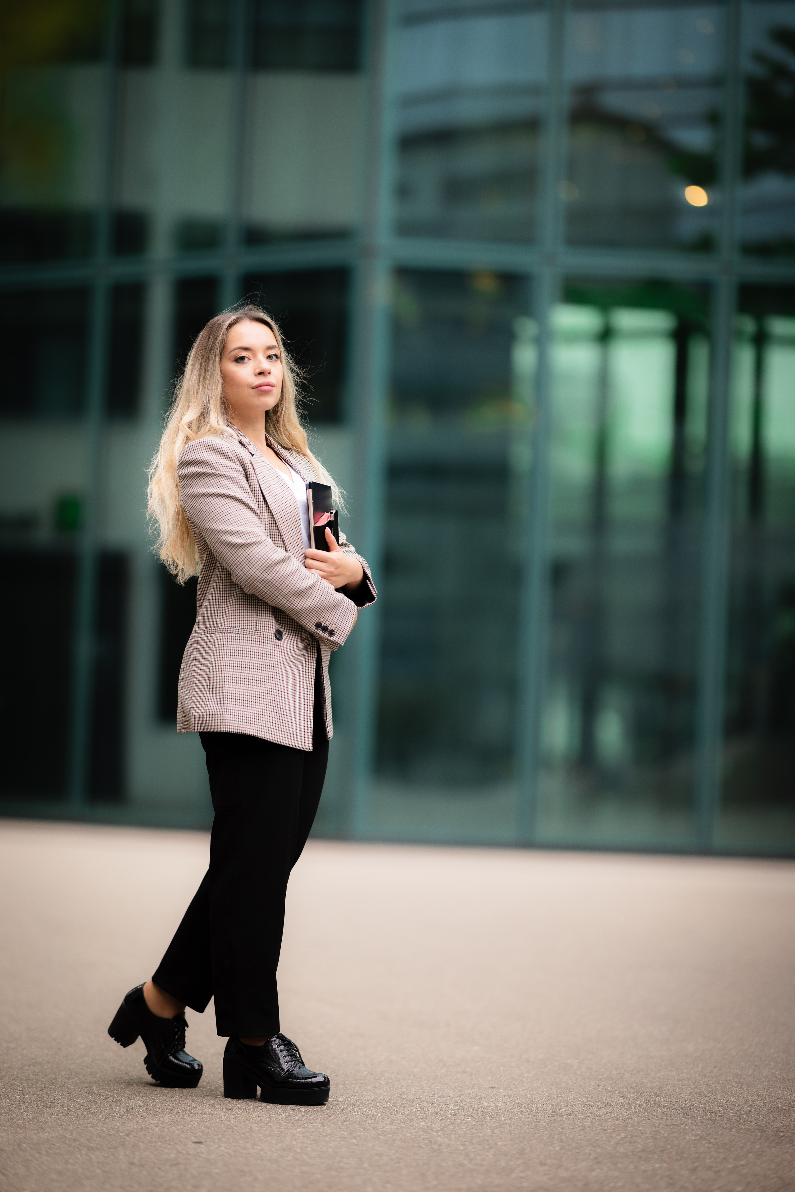 Anna business portrait. Family photographer Zurich & Switzerland Daria Moore