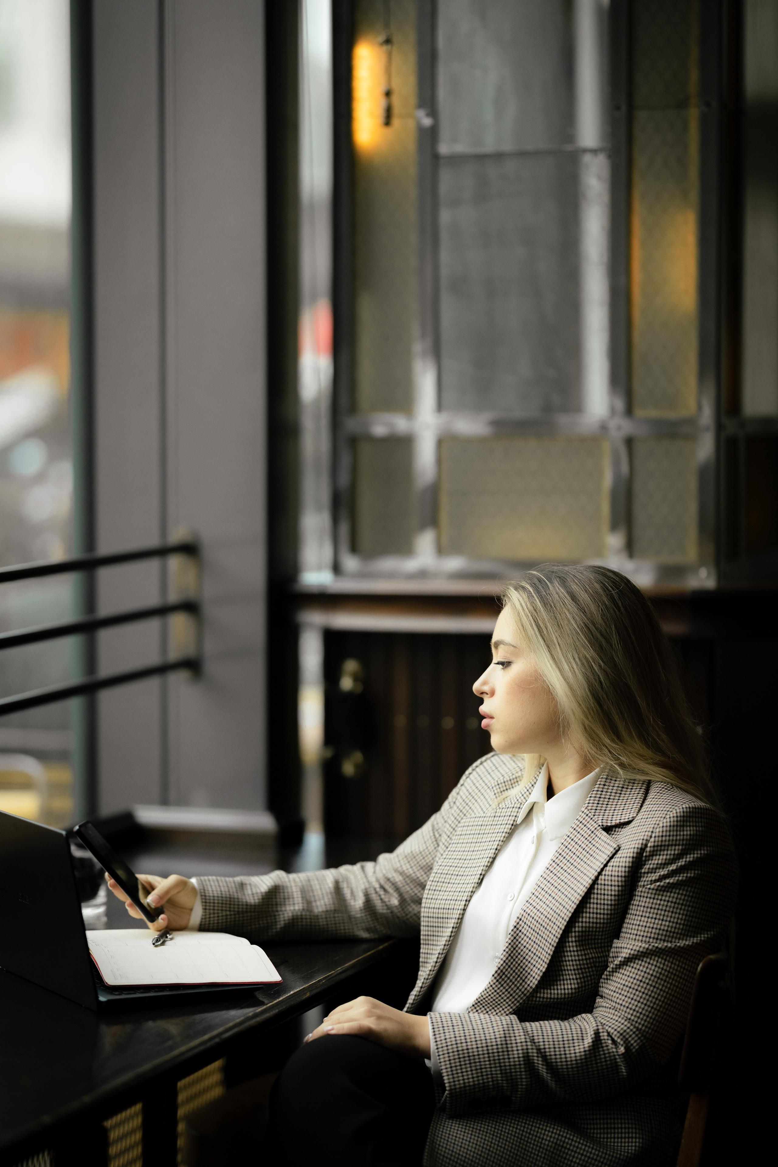 Anna business portrait. Family photographer Zurich & Switzerland Daria Moore