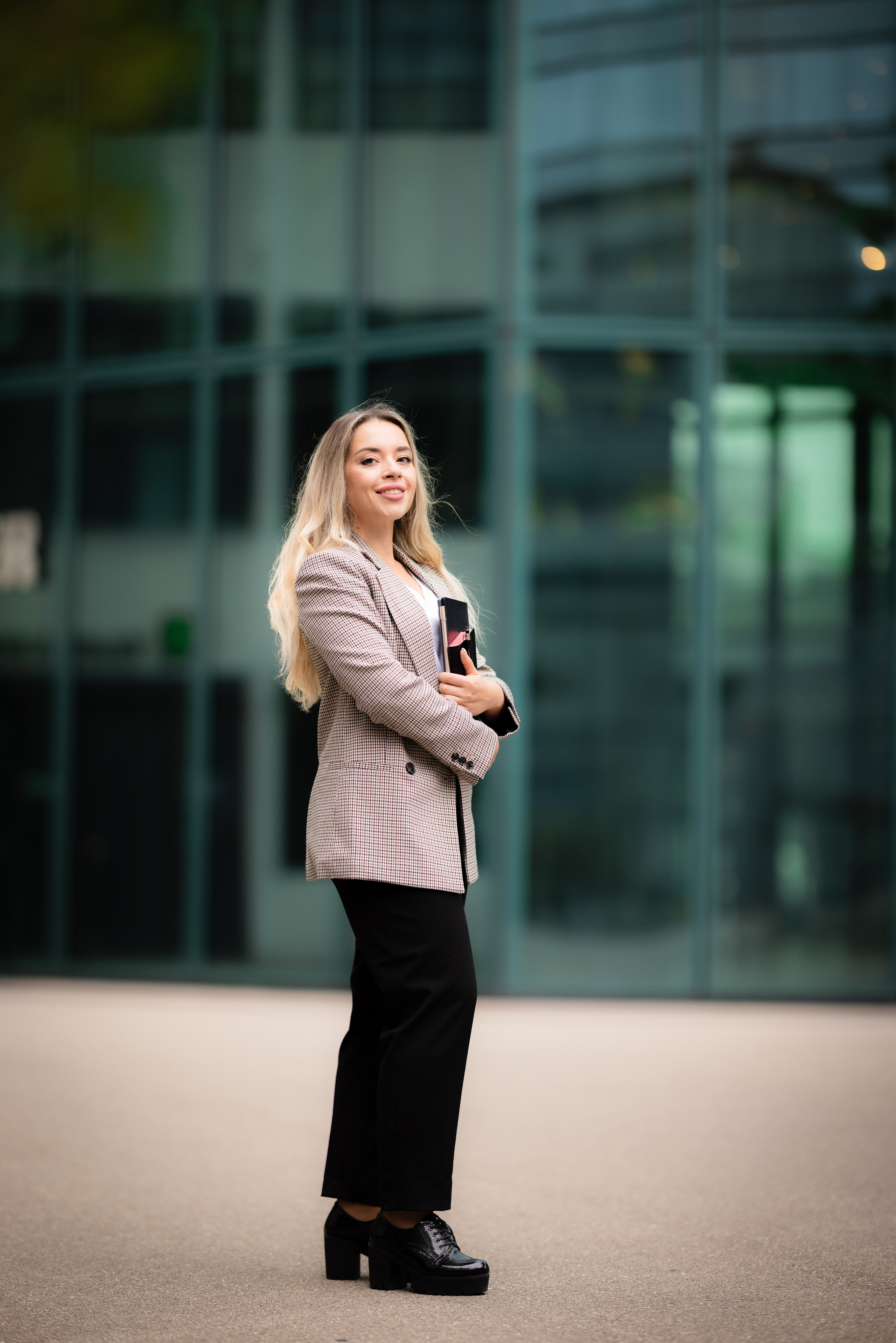 Anna business portrait. Family photographer Zurich & Switzerland Daria Moore