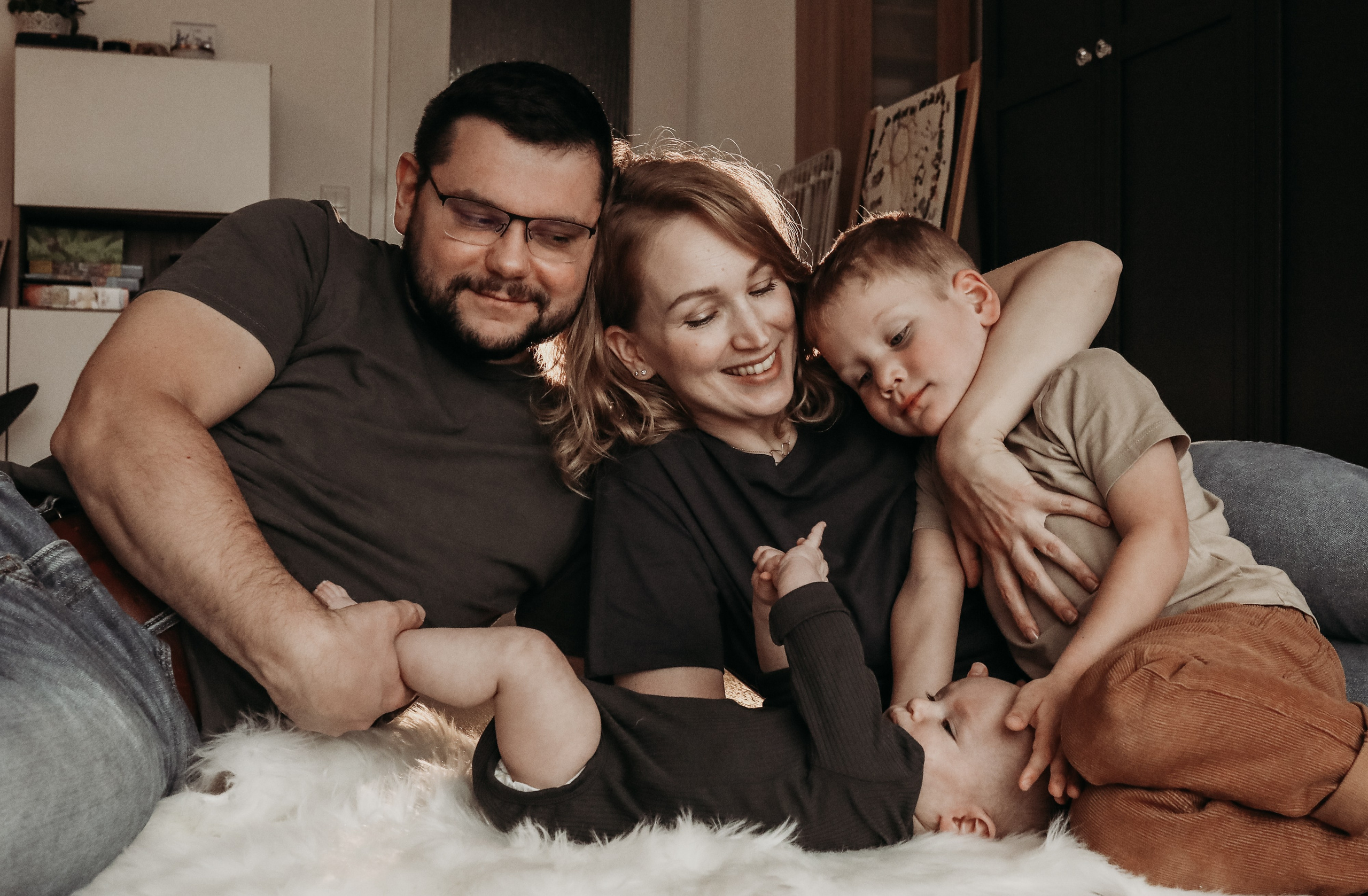 Familienfotograf Frankfurt am Rhein – Homestory Fotoshooting im eigenen Zuhause