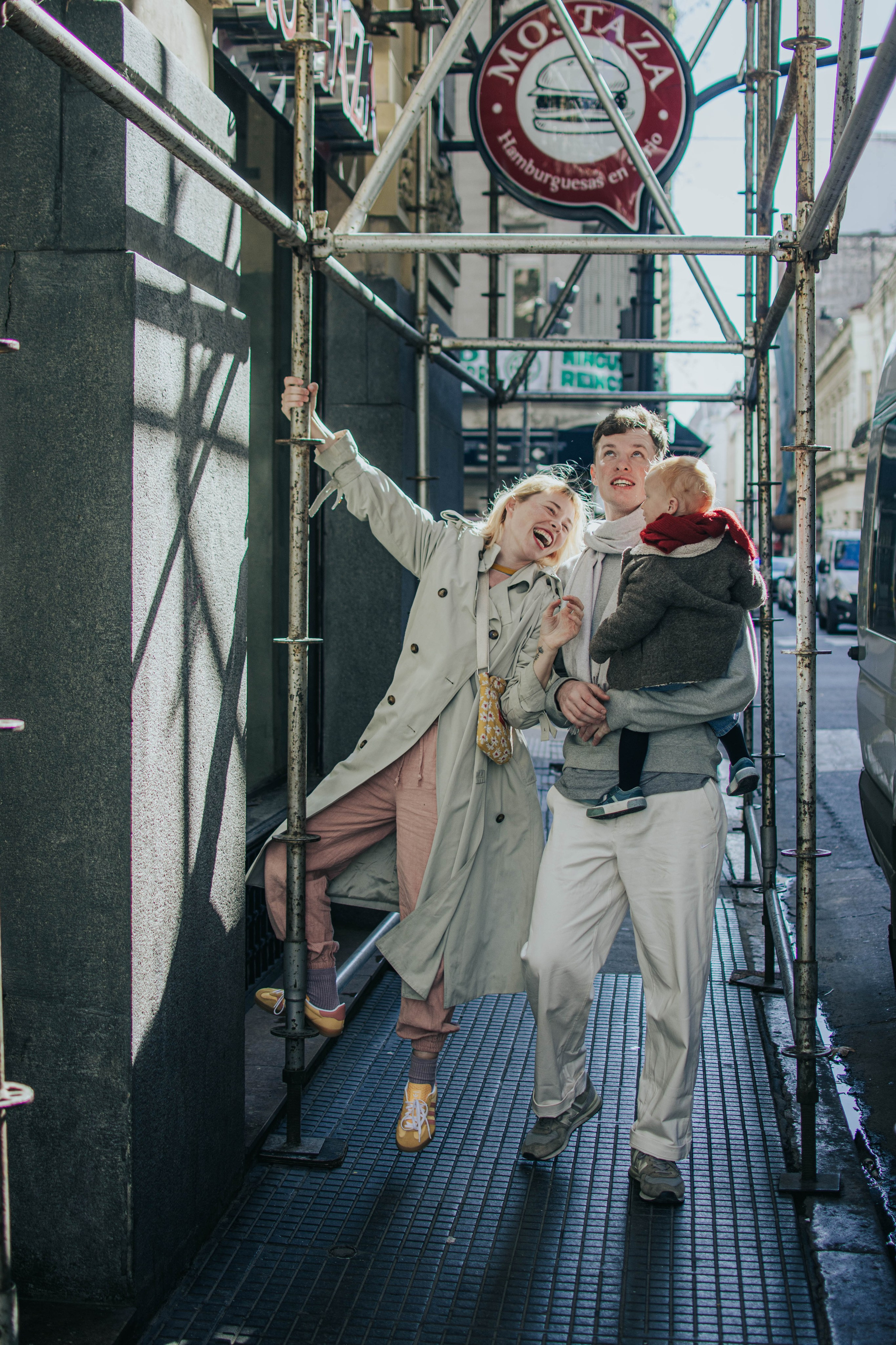 Family photo shoot. Buenos Aires. Photographer @elmirkami in the city of Buenos Aires