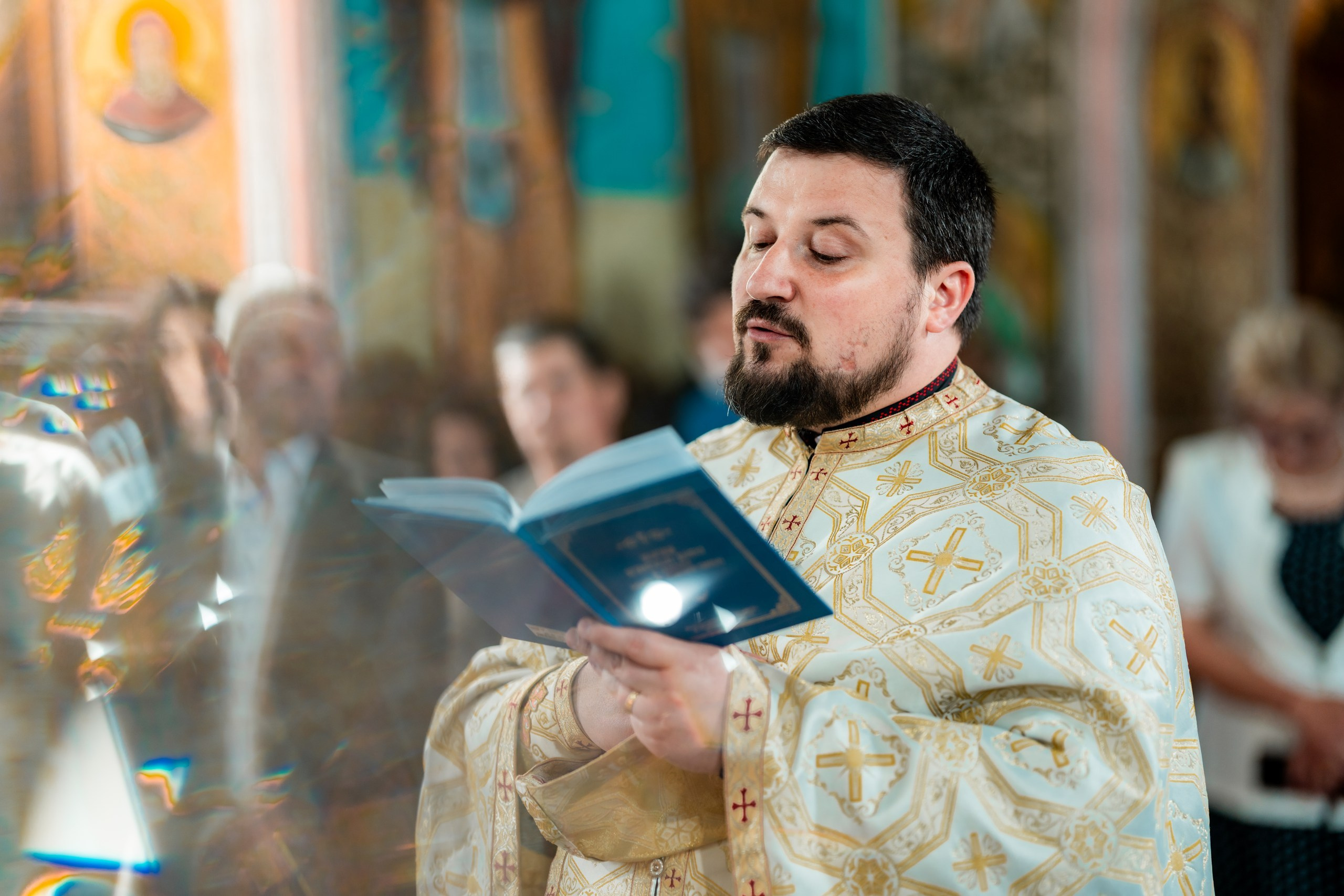 fotograf botez Miruna Parascheva, fotografie botez Botoșani, fotograf Alin Chirilă, amintiri botez, fotografii botez, botez Miruna Parascheva, fotograf copii, fotografie botez în Botoșani-alt="botez Miruna Parascheva, fotografie botez Alin Chirilă, amintiri botez, fotografii emoționante botez Botoșani"-- fotografii-botez-bebelus- amintiri-botez-micuț- moment-sfânt-crestinare- fotografie-emotionanta-botez- detalii-botez-bebelusi- parinti-fericiti-la-botez- fotograf-botez-profesionist- botez-in-biserica-ortodoxa- micuț-botezat-cu-emoție- zâmbete-și-lacrimi-la-botez- bebeluș-la-cristelniță- decor-botez-colorat- botez-cu-dragoste-și-credință- emotie-pura-la-botez- fotograf-botez-botosani- botez-iasi-suceava-fotograf- amintiri-nepretuite-botez