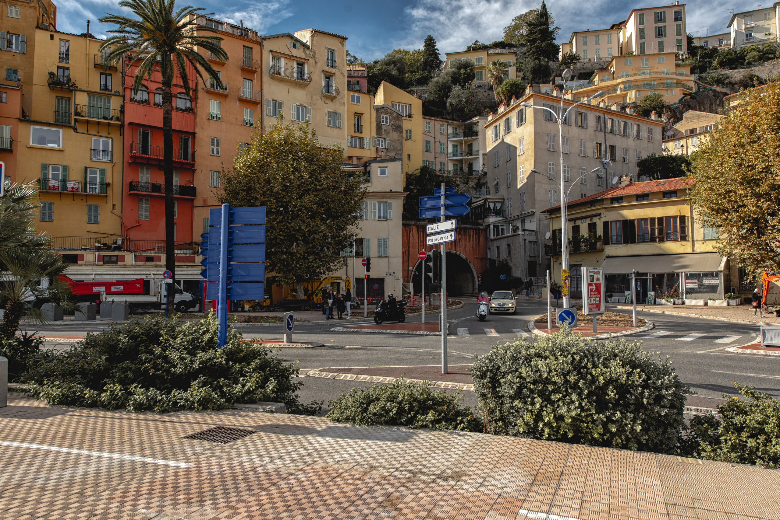 Menton. Photographe sur Cote d’Azur. Portraits de familles, couples, enfants, événements