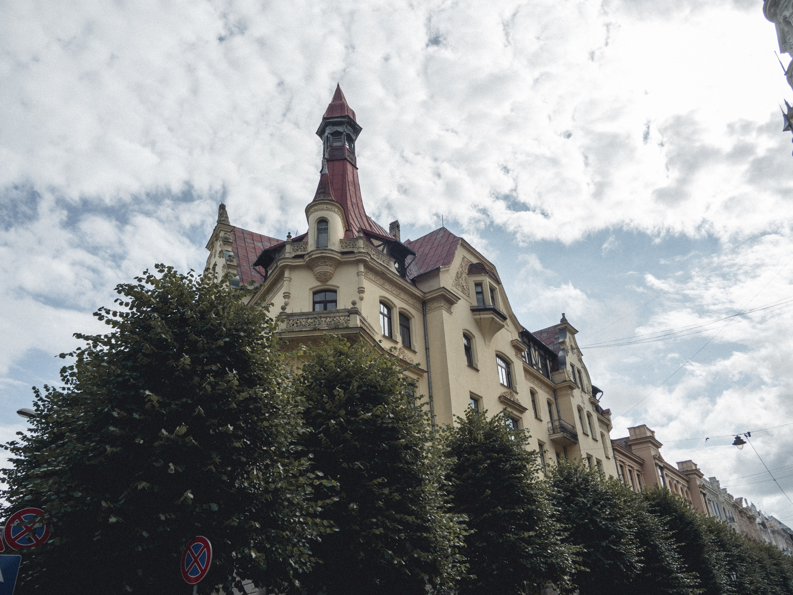 Voyage à Riga. Photographe sur Cote d’Azur. Portraits de familles, couples, enfants, événements