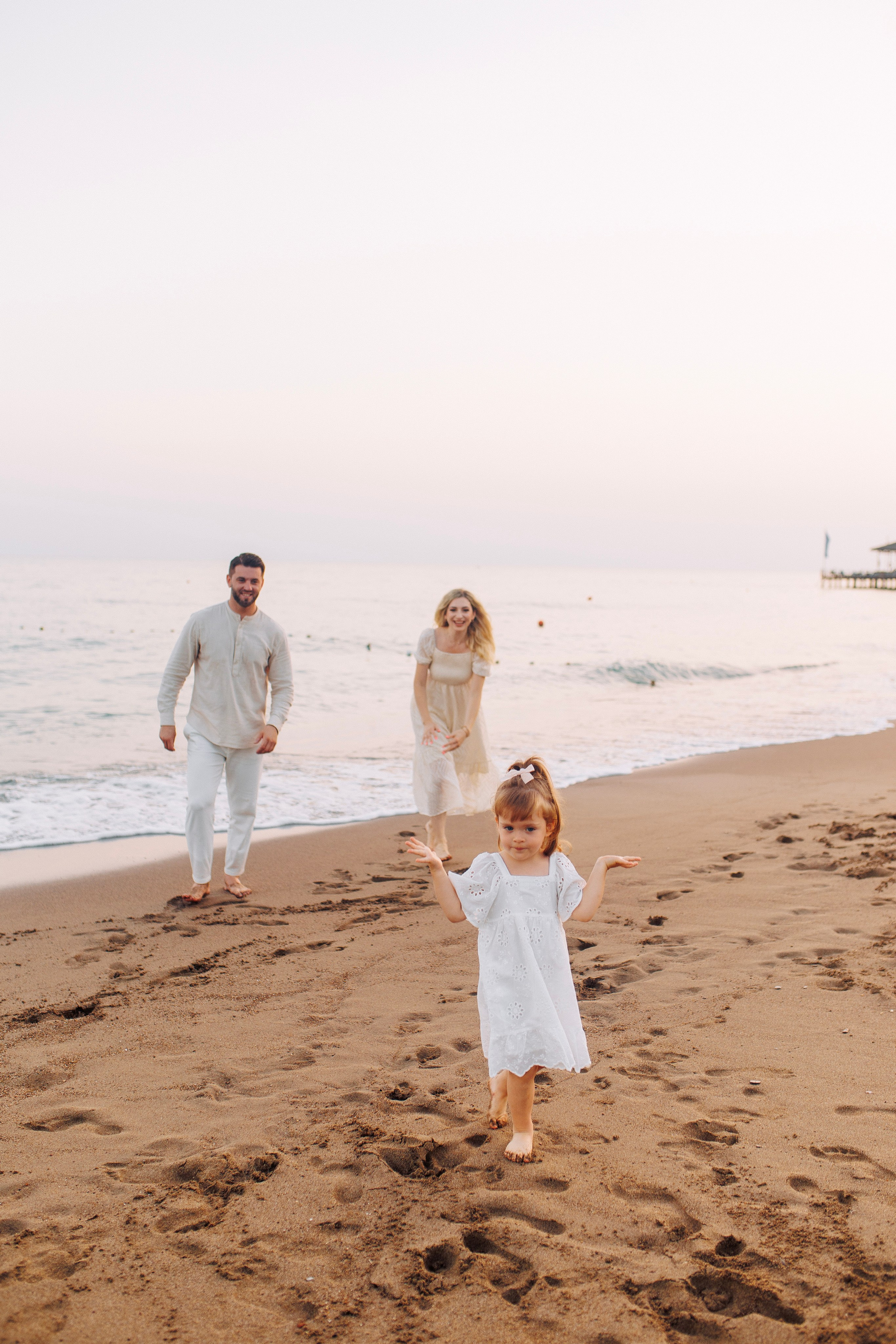 Professional Photographer in Belek Wedding  and Family Photographer in Belek. Family photo session on the beach in Belek. Alsu Develi |. Professional Photographer in Alanya, Side, Belek, Antalya. Turkiye
